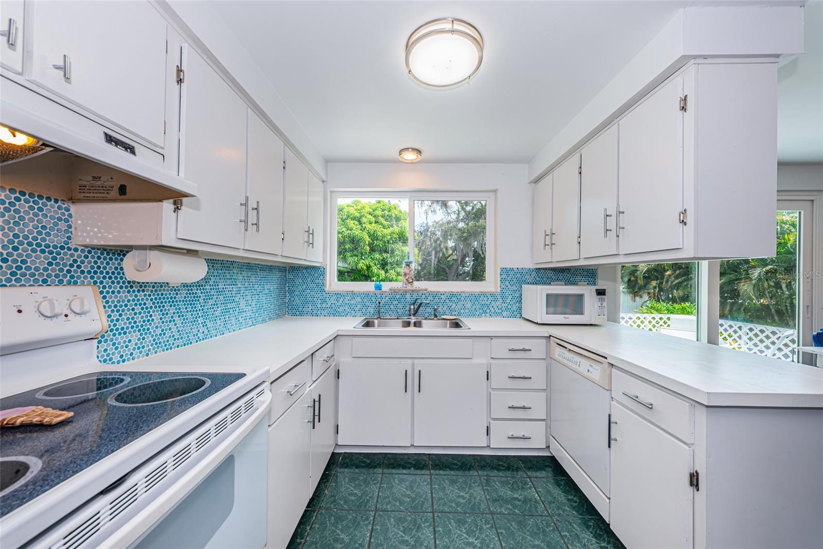 412 PENNSYLVANIA AVE, PALM HARBOR, FL — photo 14
