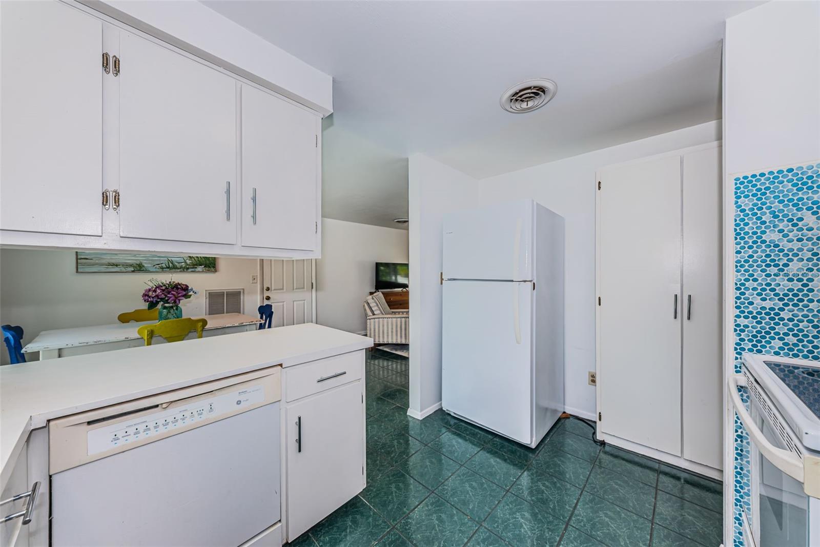 412 PENNSYLVANIA AVE, PALM HARBOR, FL — photo 15