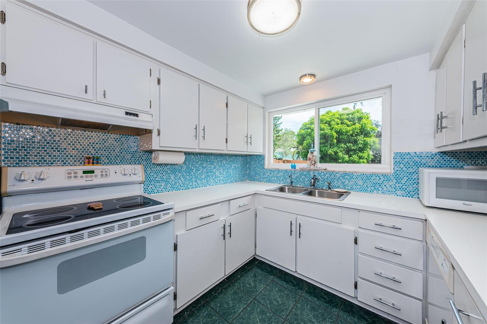 412 PENNSYLVANIA AVE, PALM HARBOR, FL — photo 17