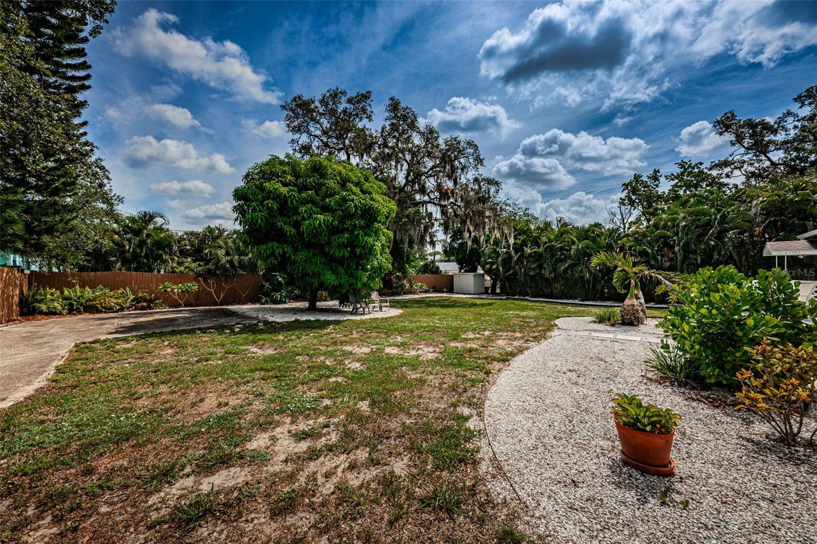 412 PENNSYLVANIA AVE, PALM HARBOR, FL — photo 35