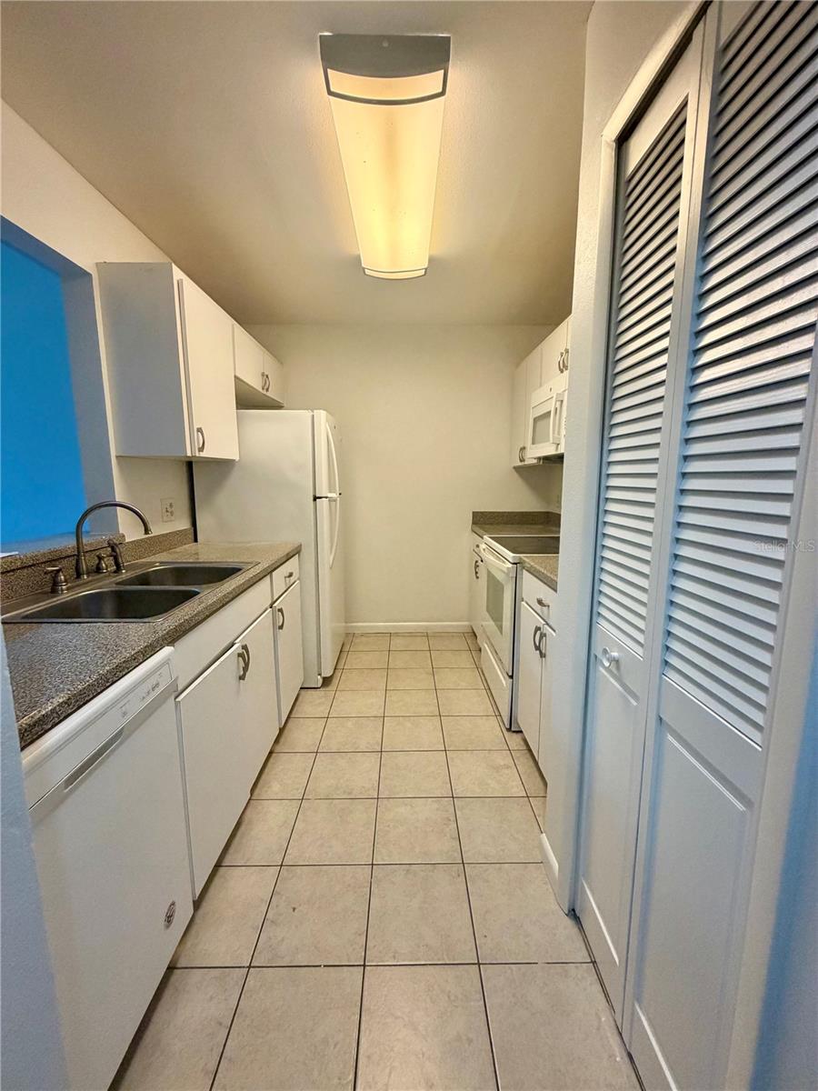 498 CLUB DR, WINTER SPRINGS, FL — photo 11