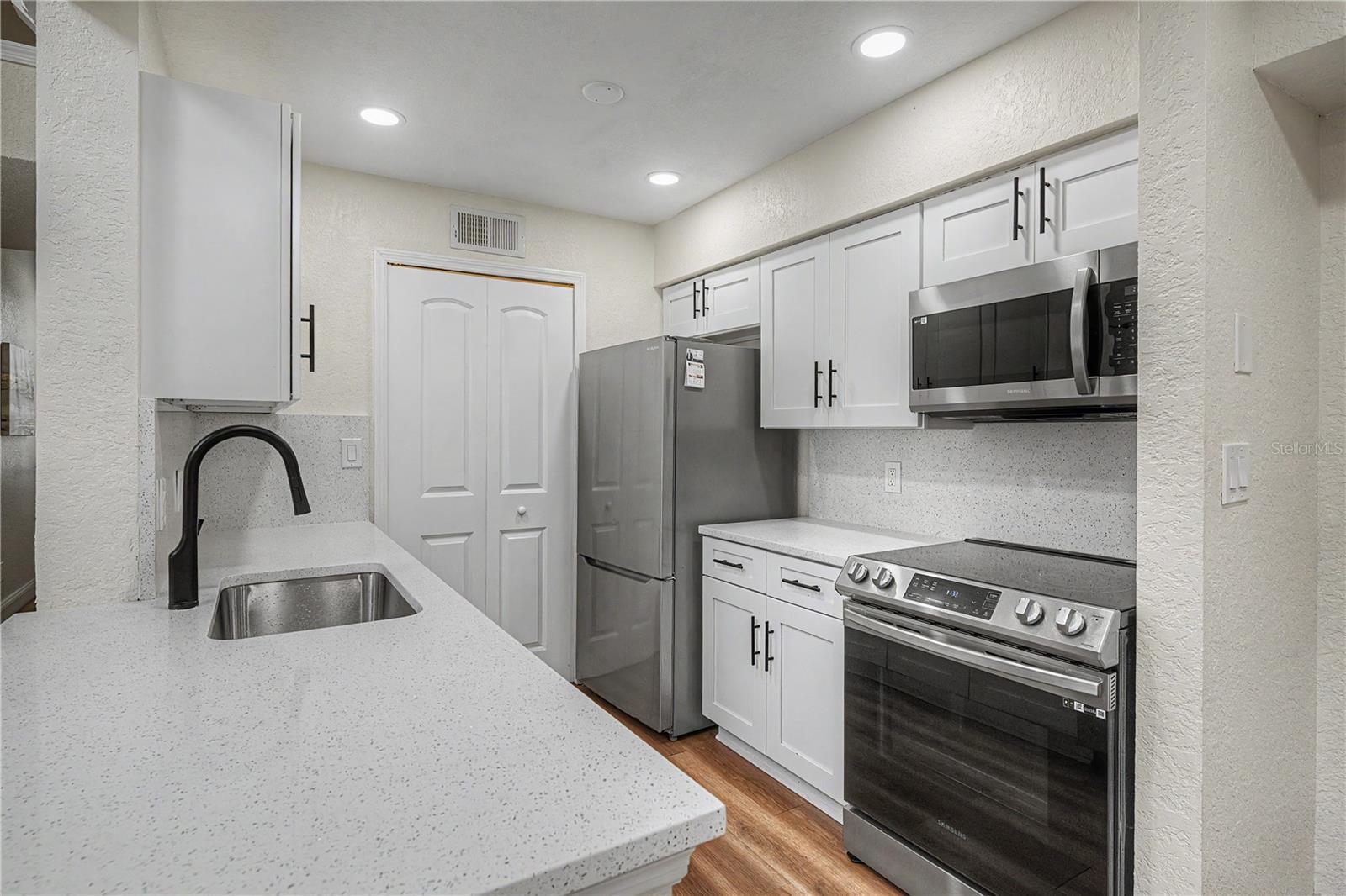 3266 HAVILAND CT #303, PALM HARBOR, FL — photo 12