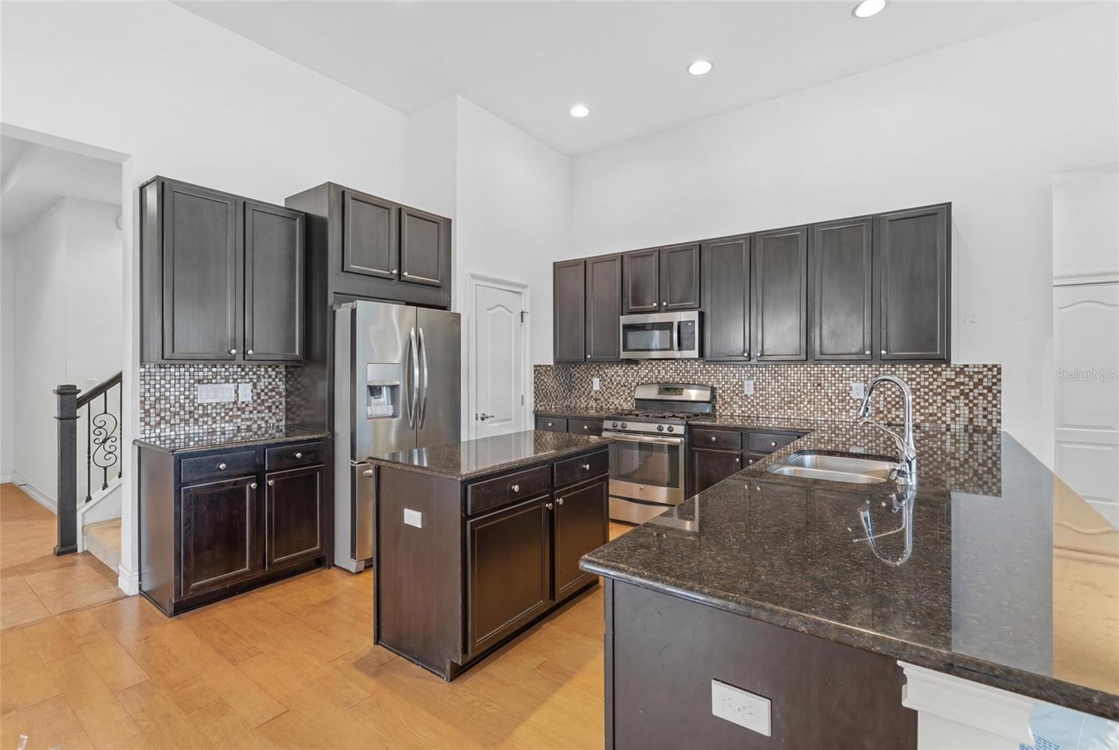7013 ARTESIAN CT, APOLLO BEACH, FL — photo 8