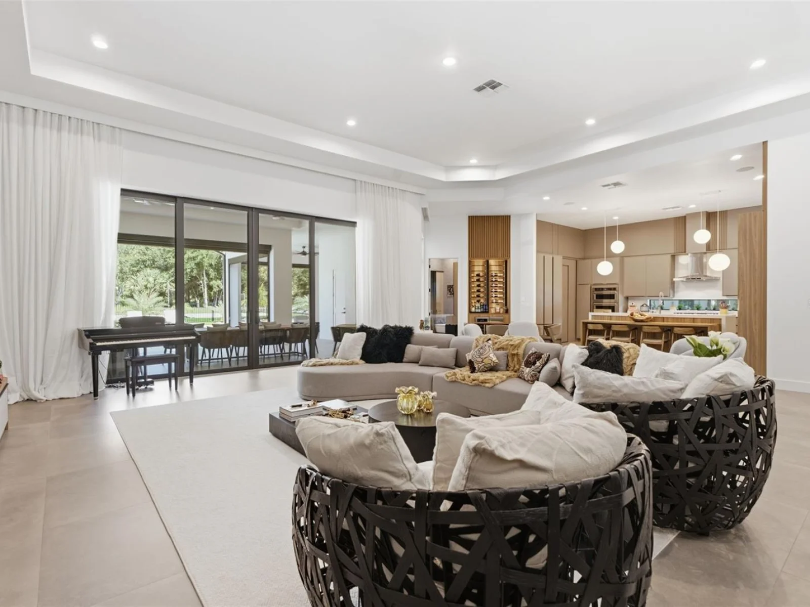 15800 PENDIO DR, BELLA COLLINA, FL — photo 10