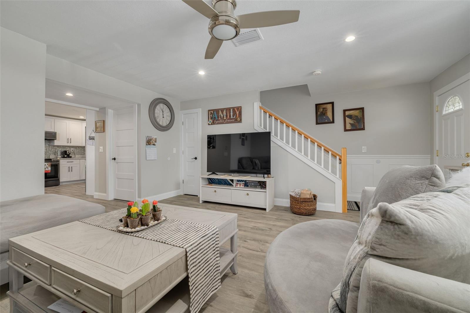 802 MINDY CT #802, LARGO, FL — photo 13