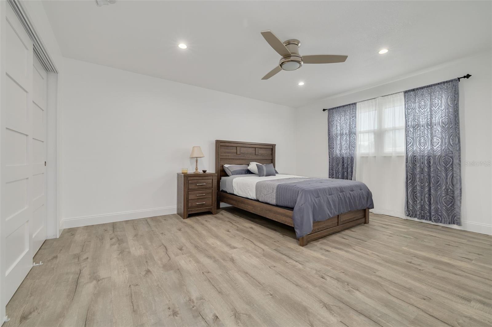 802 MINDY CT #802, LARGO, FL — photo 20