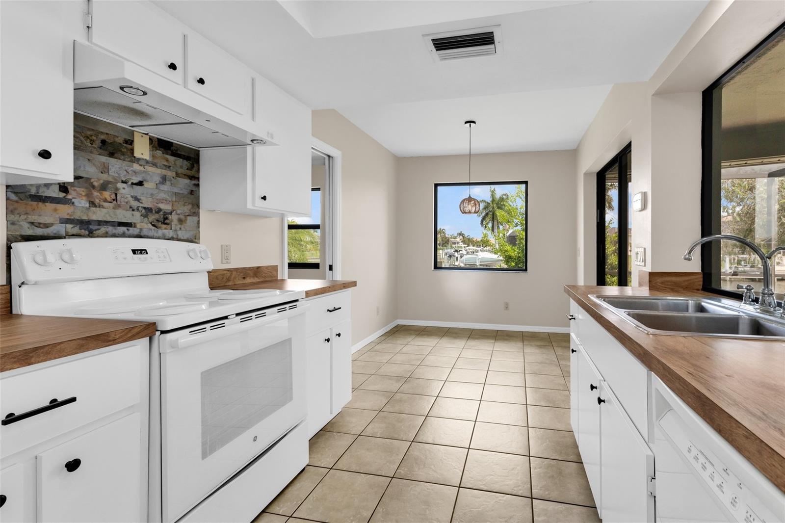 704 BIMINI LN, PUNTA GORDA, FL — photo 6