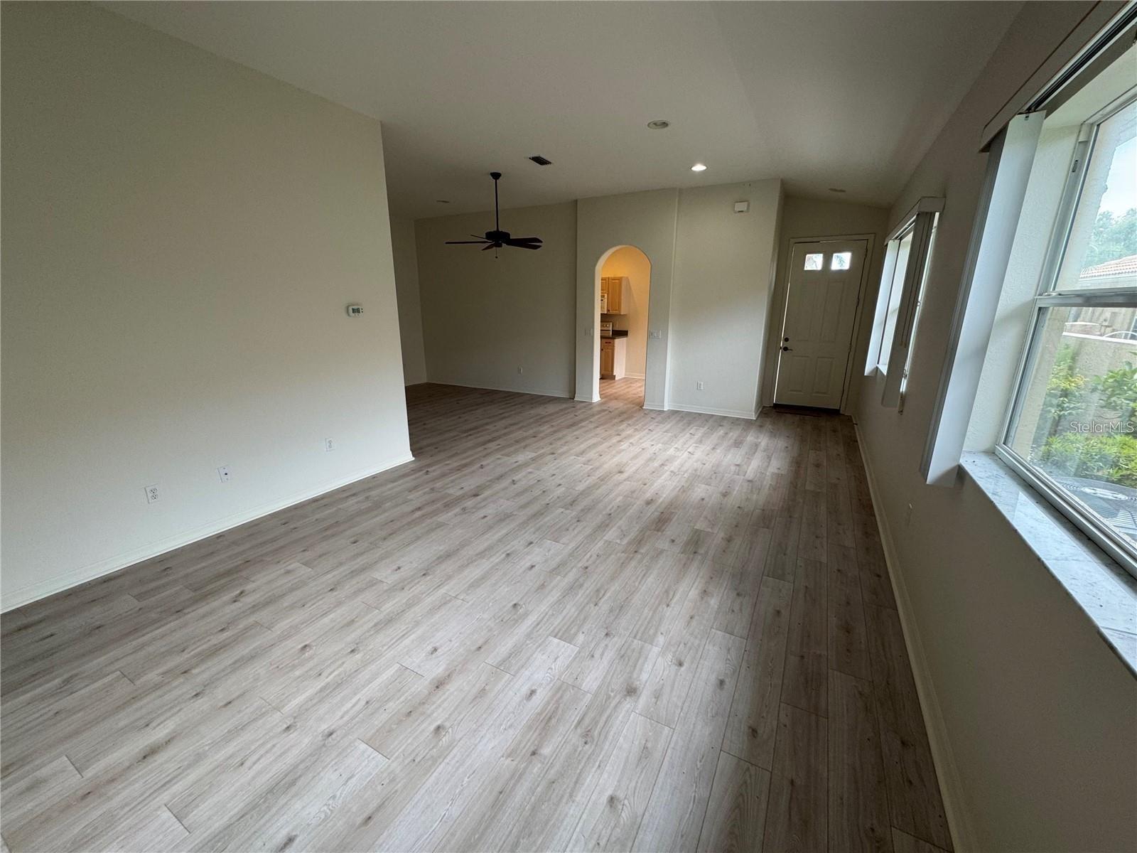 315 AUBURN WOODS CIR, VENICE, FL — photo 4