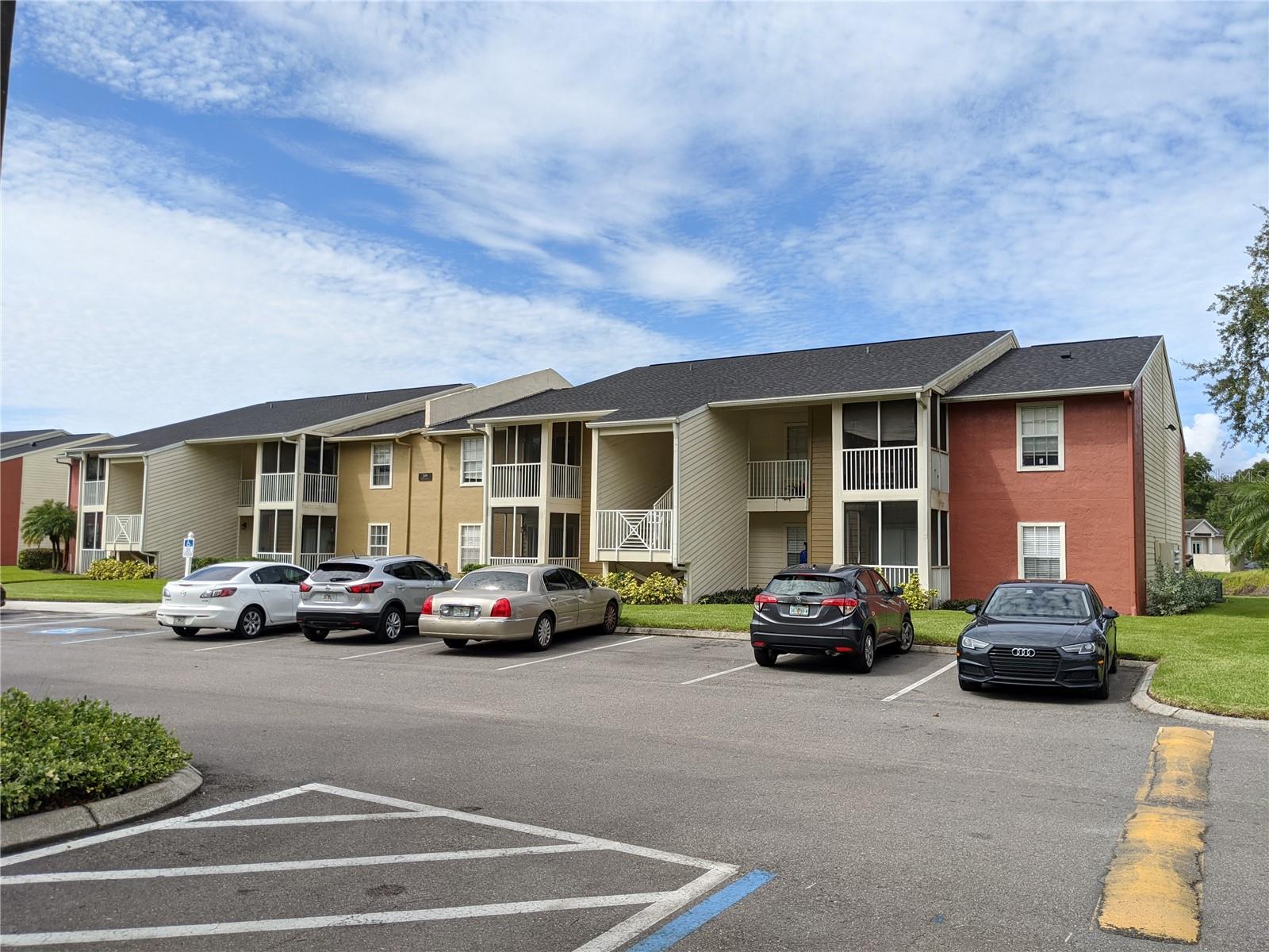 209 LAKE BROOK CIR #103, BRANDON, FL