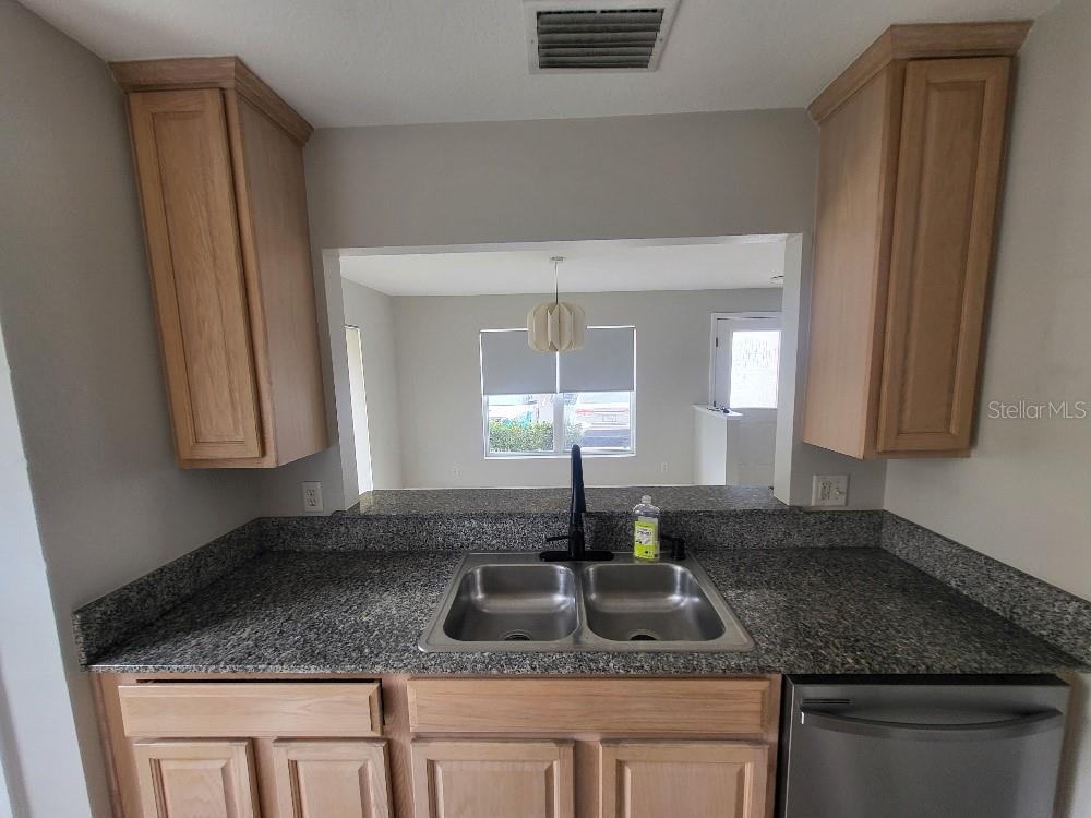 3874 MARINER DR, ST PETERSBURG, FL — photo 3