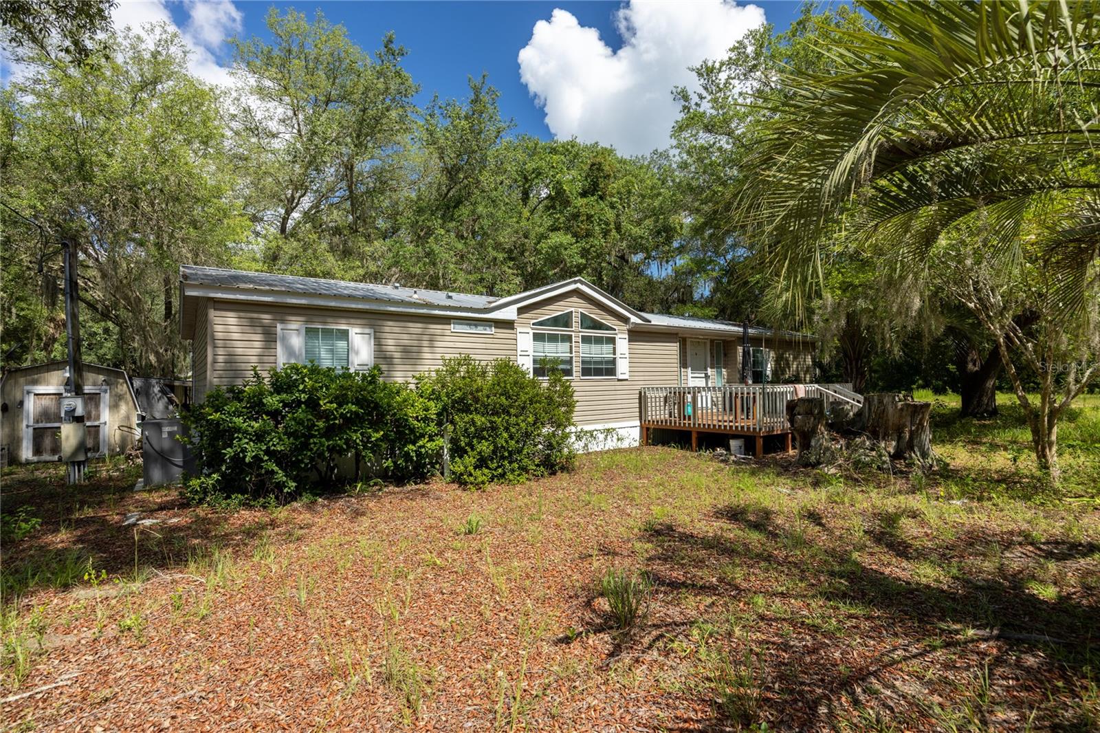 819 LENORE AVE, INTERLACHEN, FL