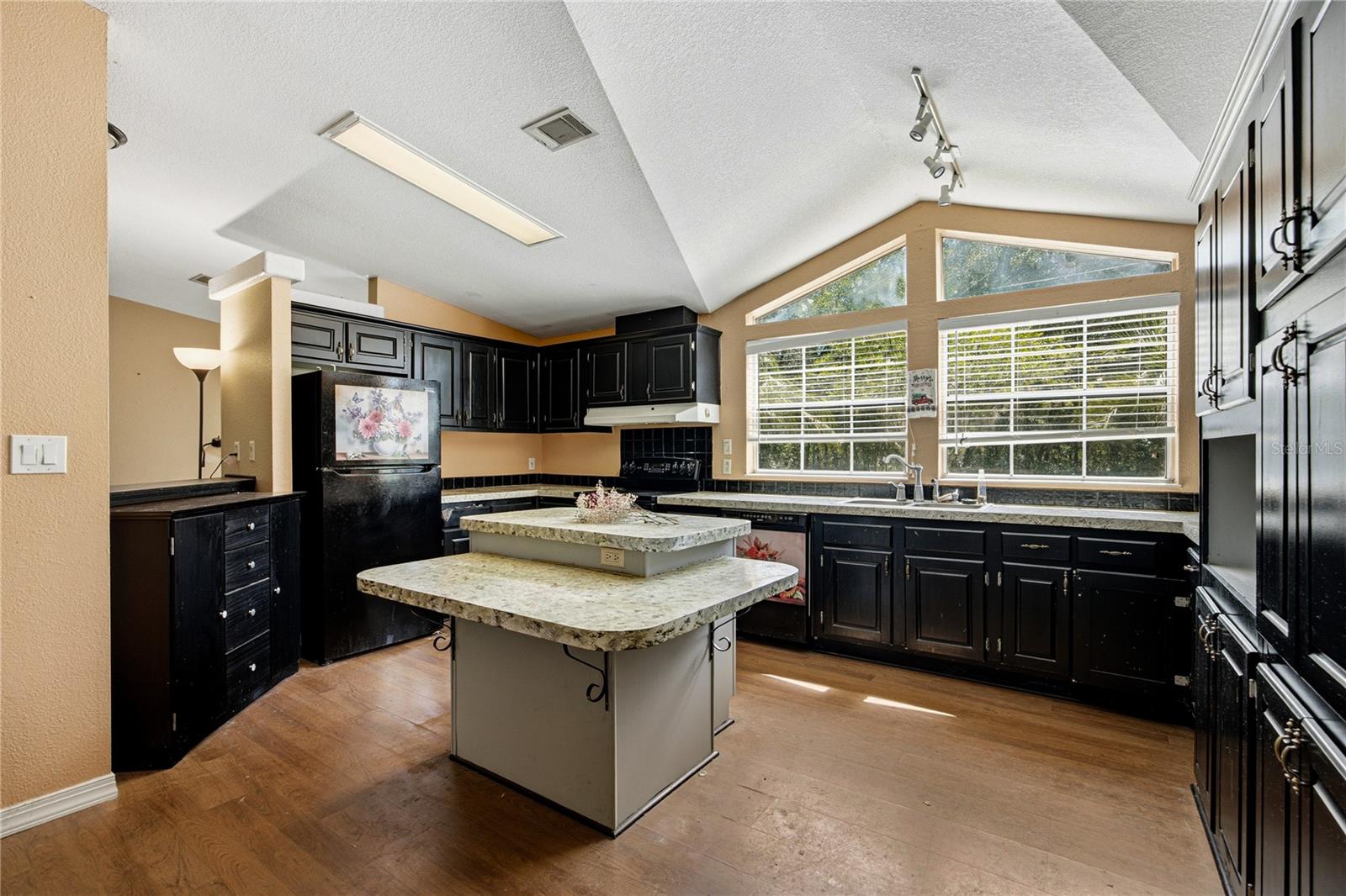 819 LENORE AVE, INTERLACHEN, FL — photo 3