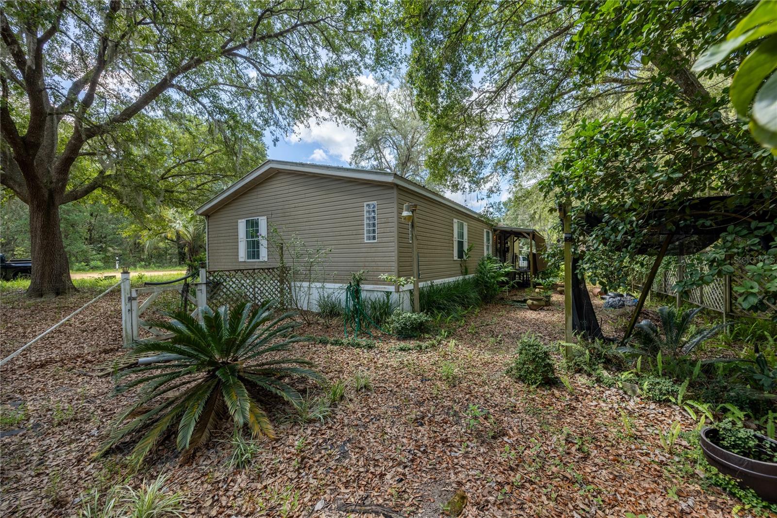 819 LENORE AVE, INTERLACHEN, FL — photo 28