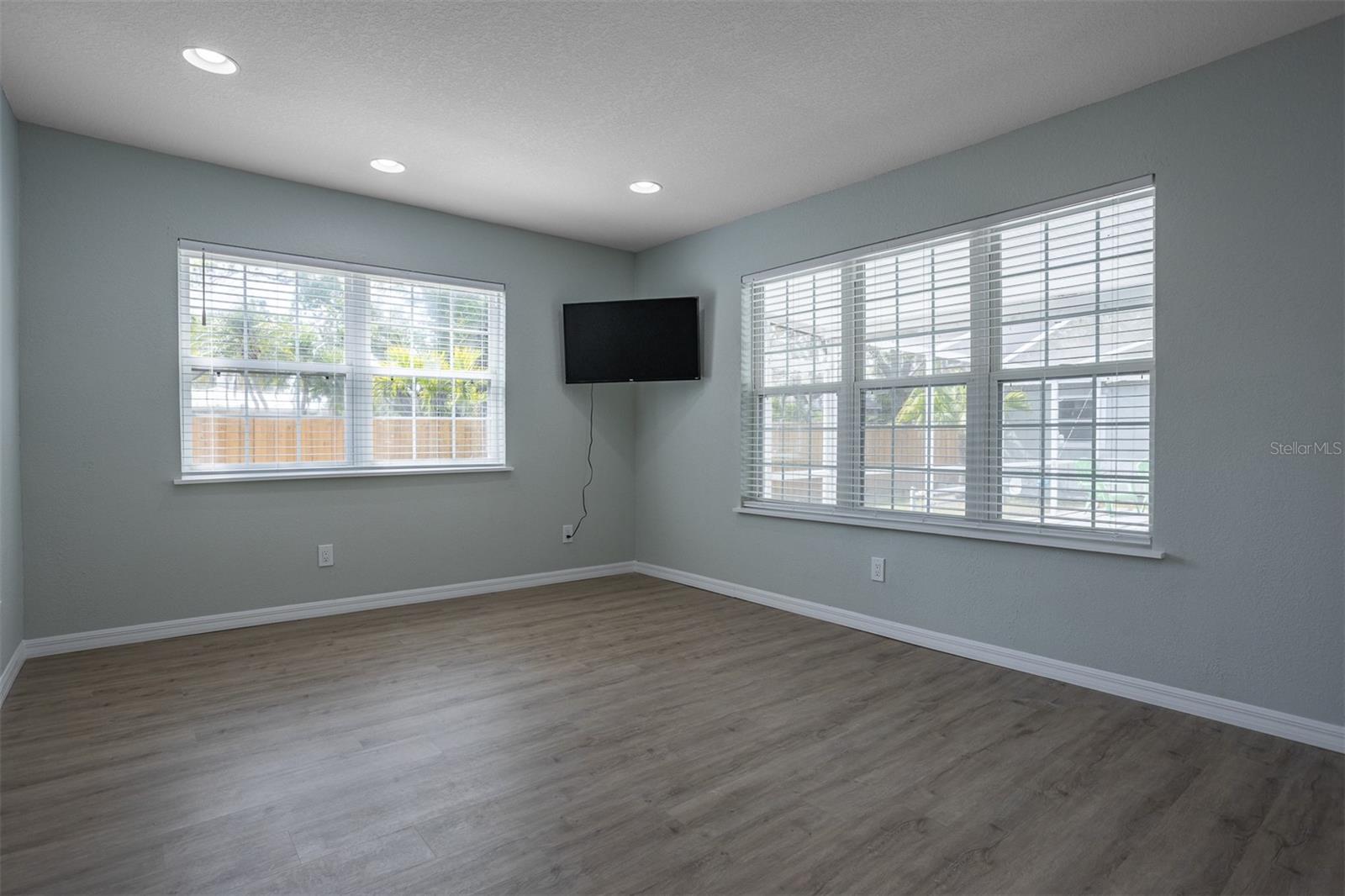 711 BAYSHORE DR, TARPON SPRINGS, FL — photo 31