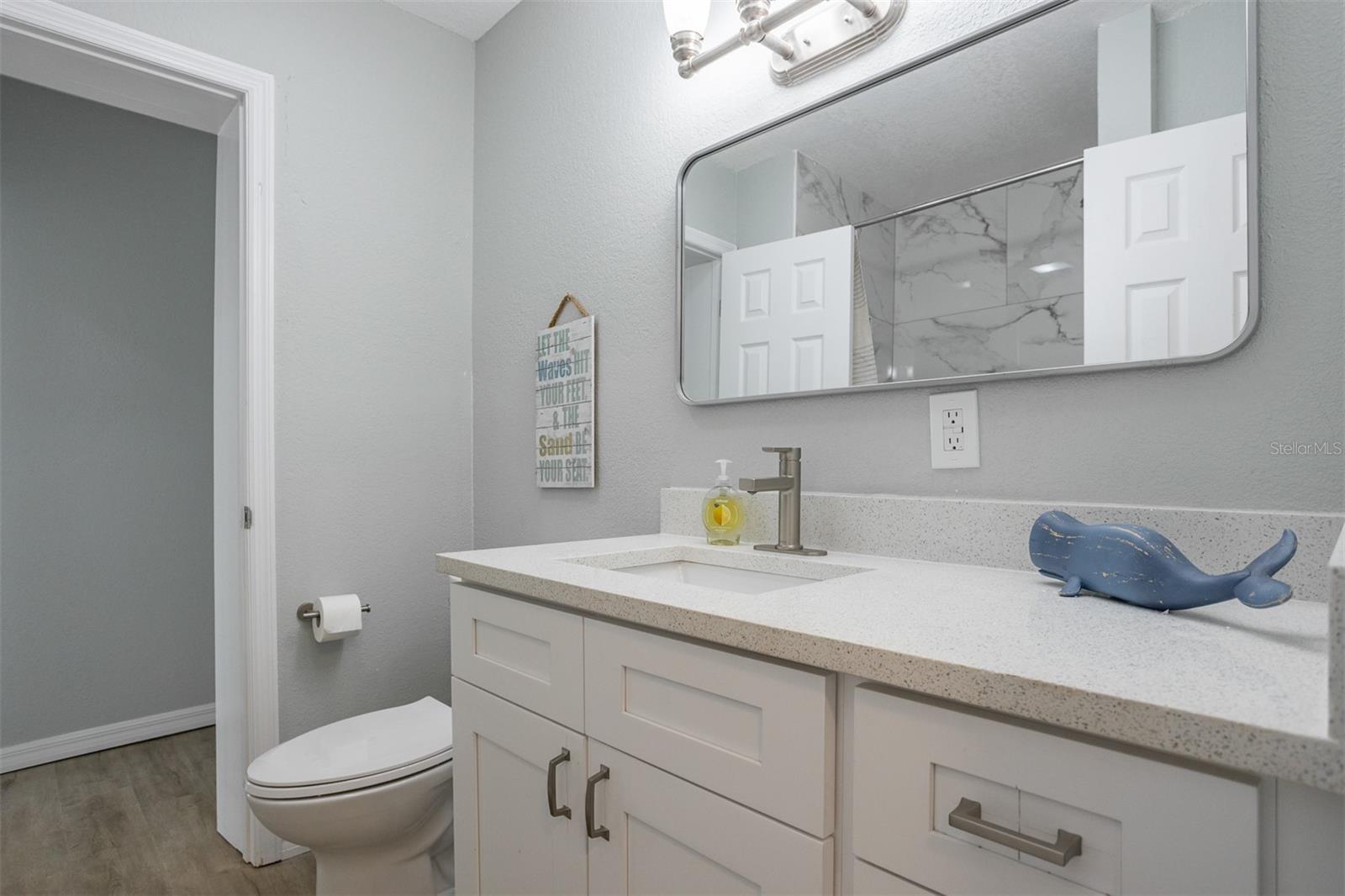 711 BAYSHORE DR, TARPON SPRINGS, FL — photo 32