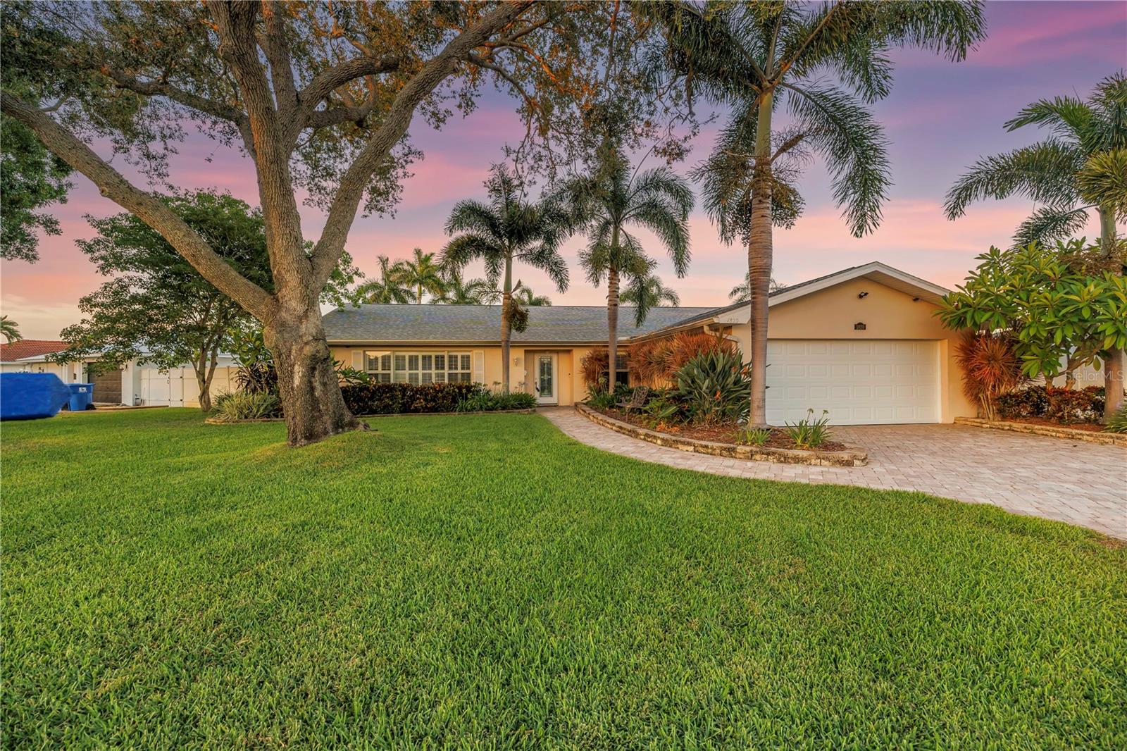 1820 TANGLEWOOD DR NE, ST PETERSBURG, FL — photo 57