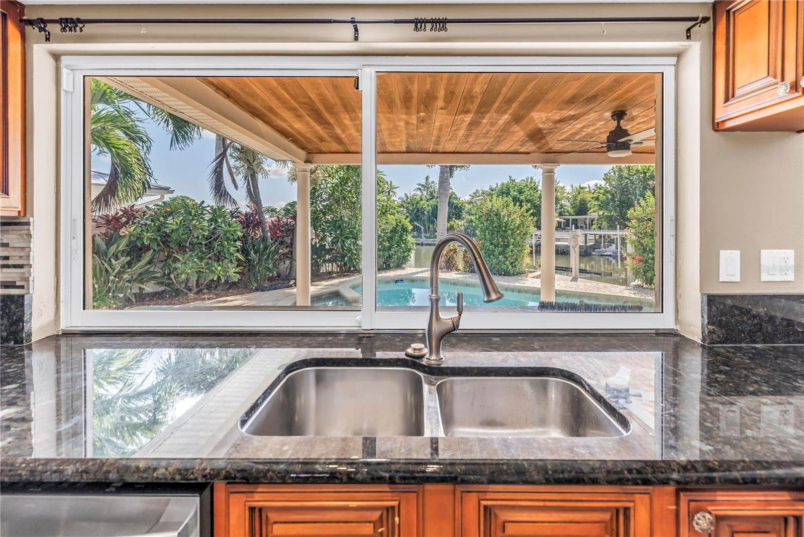 1820 TANGLEWOOD DR NE, ST PETERSBURG, FL — photo 5