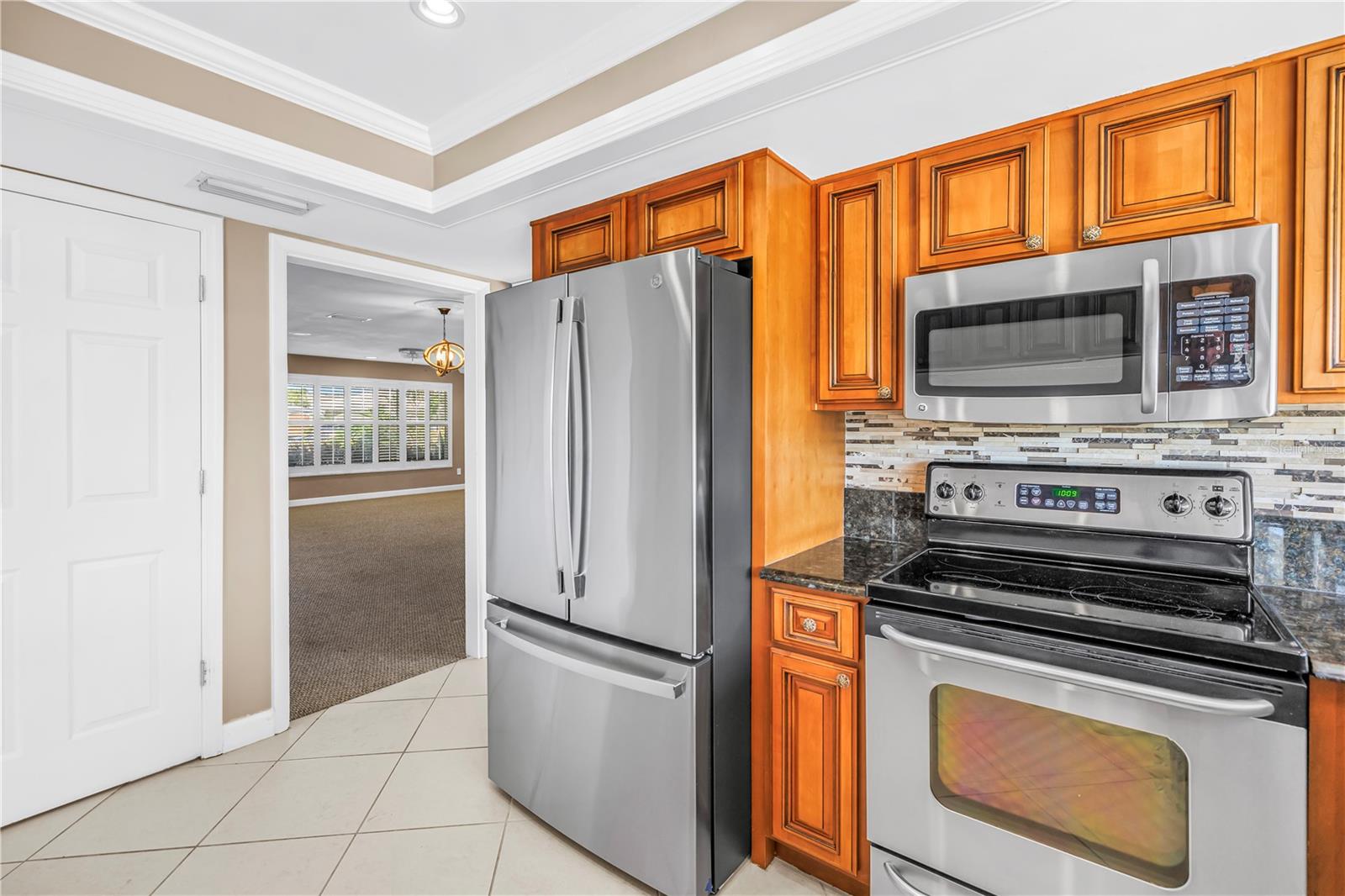 1820 TANGLEWOOD DR NE, ST PETERSBURG, FL — photo 7