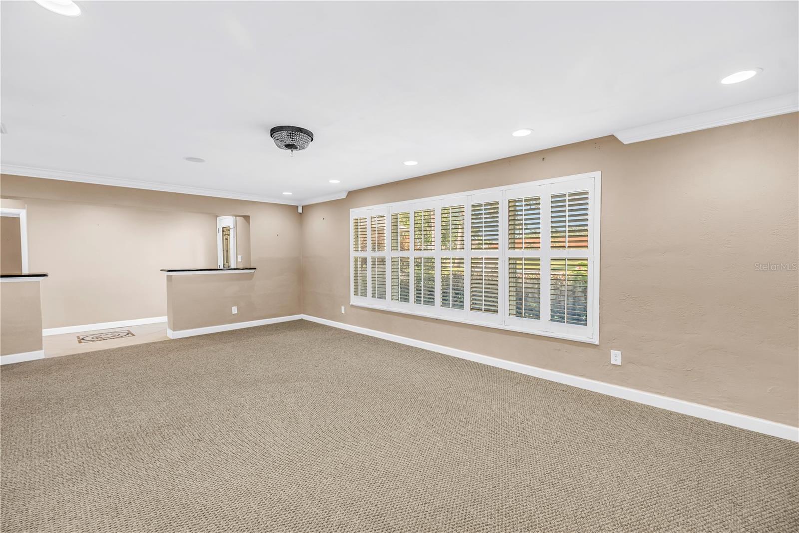 1820 TANGLEWOOD DR NE, ST PETERSBURG, FL — photo 15