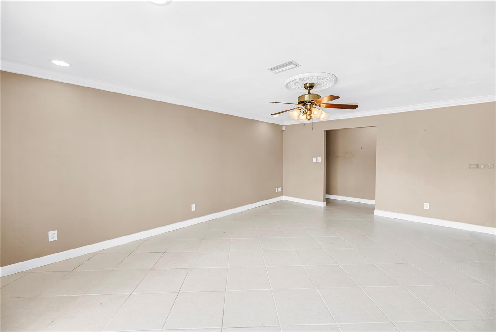 1820 TANGLEWOOD DR NE, ST PETERSBURG, FL — photo 19