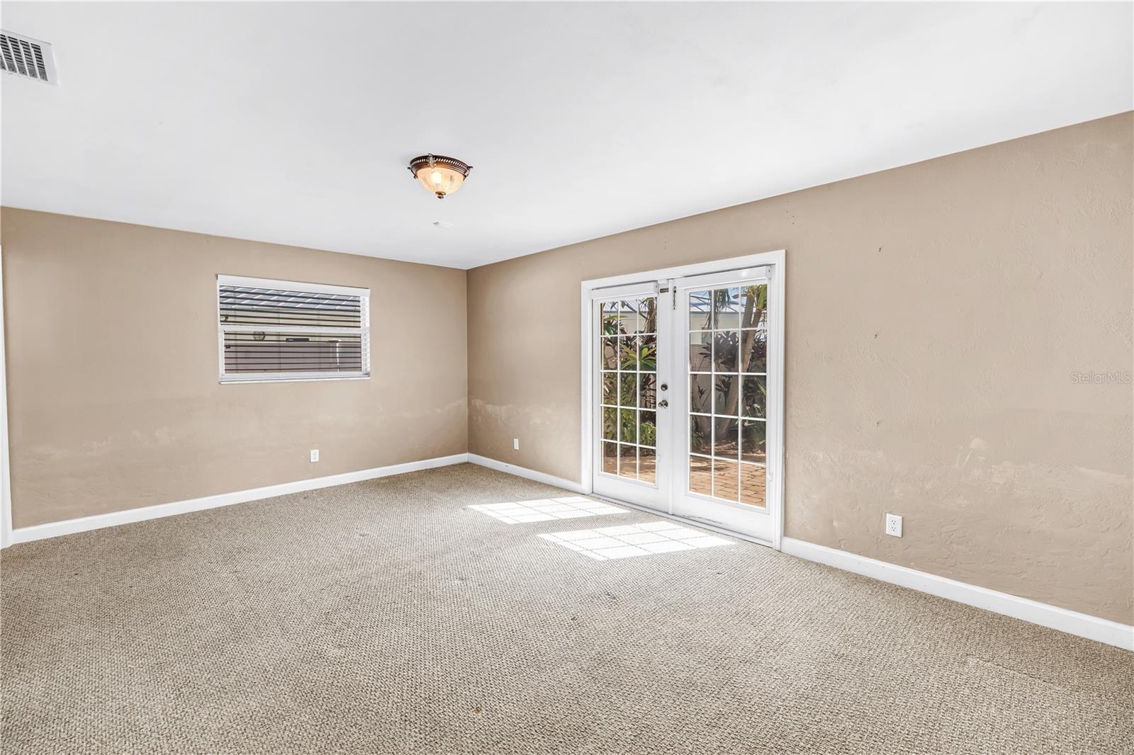 1820 TANGLEWOOD DR NE, ST PETERSBURG, FL — photo 21