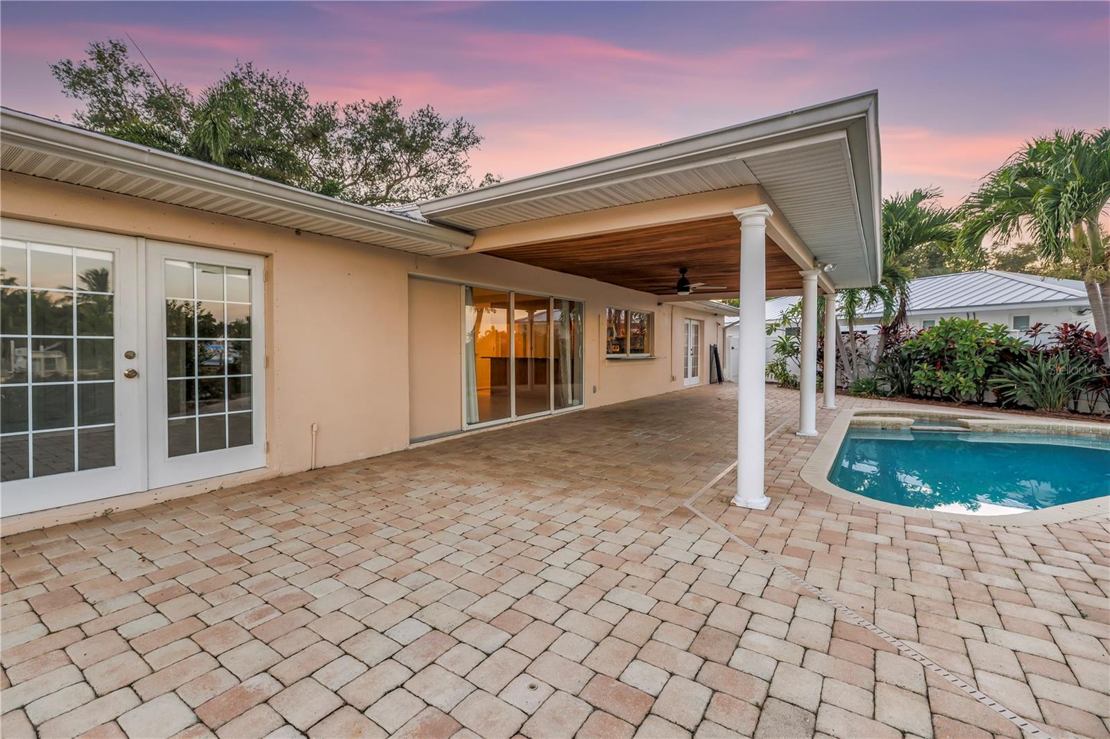 1820 TANGLEWOOD DR NE, ST PETERSBURG, FL — photo 35