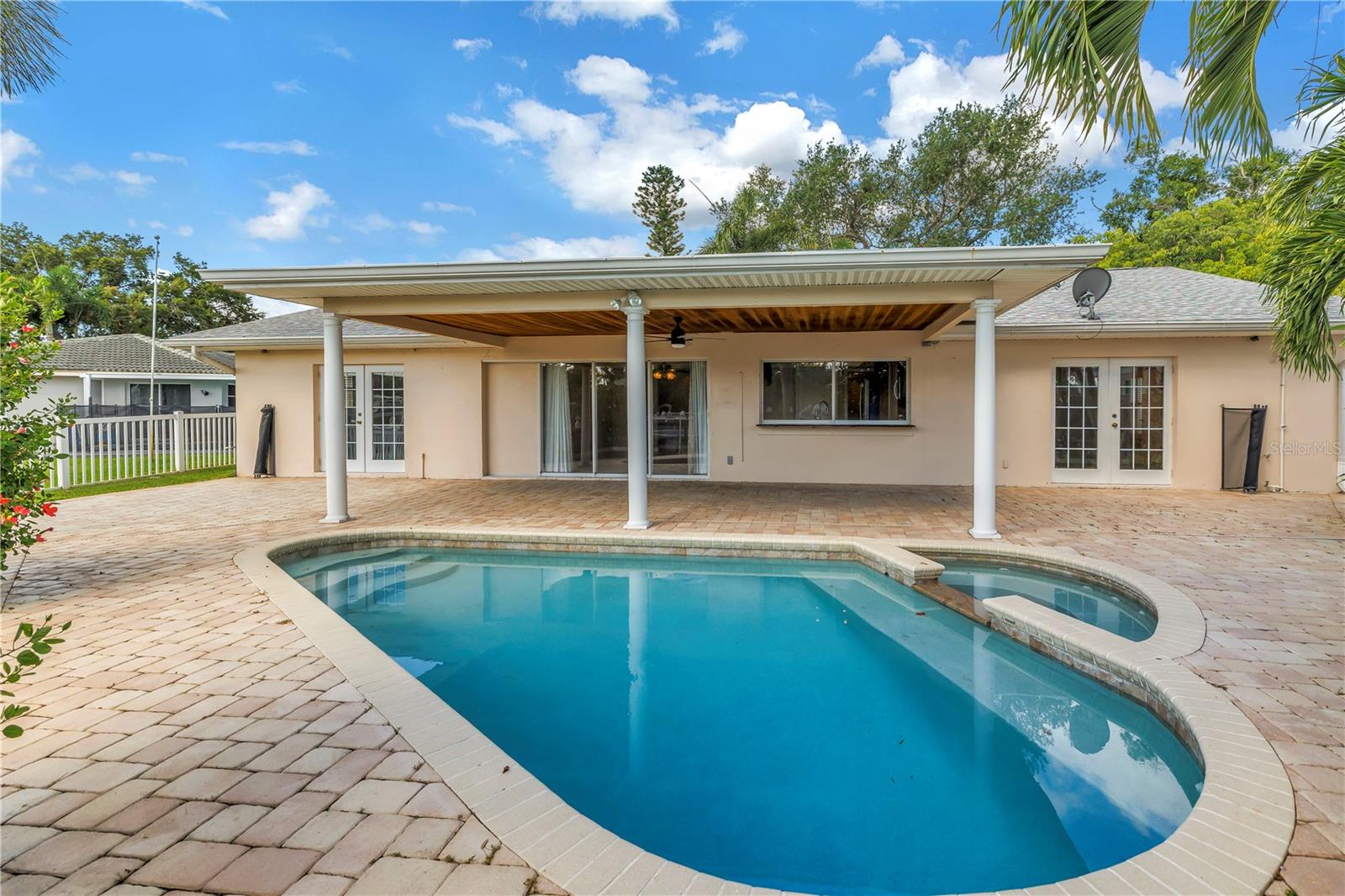 1820 TANGLEWOOD DR NE, ST PETERSBURG, FL — photo 44
