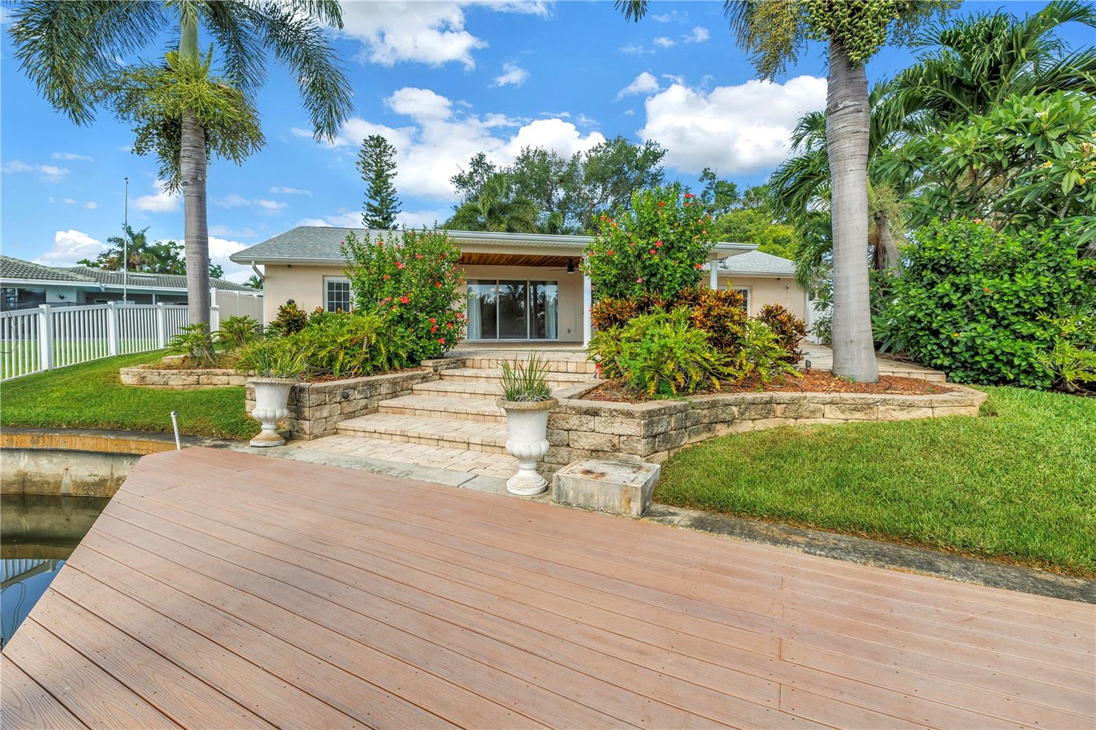 1820 TANGLEWOOD DR NE, ST PETERSBURG, FL — photo 50