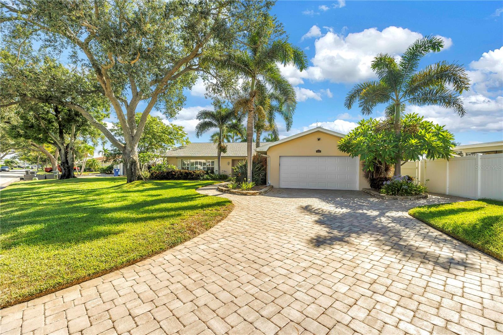1820 TANGLEWOOD DR NE, ST PETERSBURG, FL — photo 58