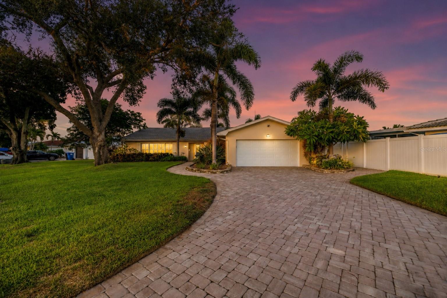 1820 TANGLEWOOD DR NE, ST PETERSBURG, FL — photo 70