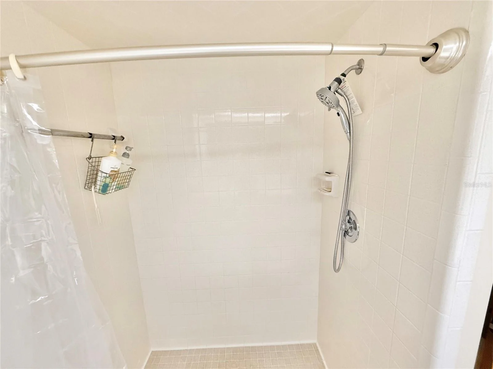 209 W DELAWARE ST, TAVARES, FL — photo 24