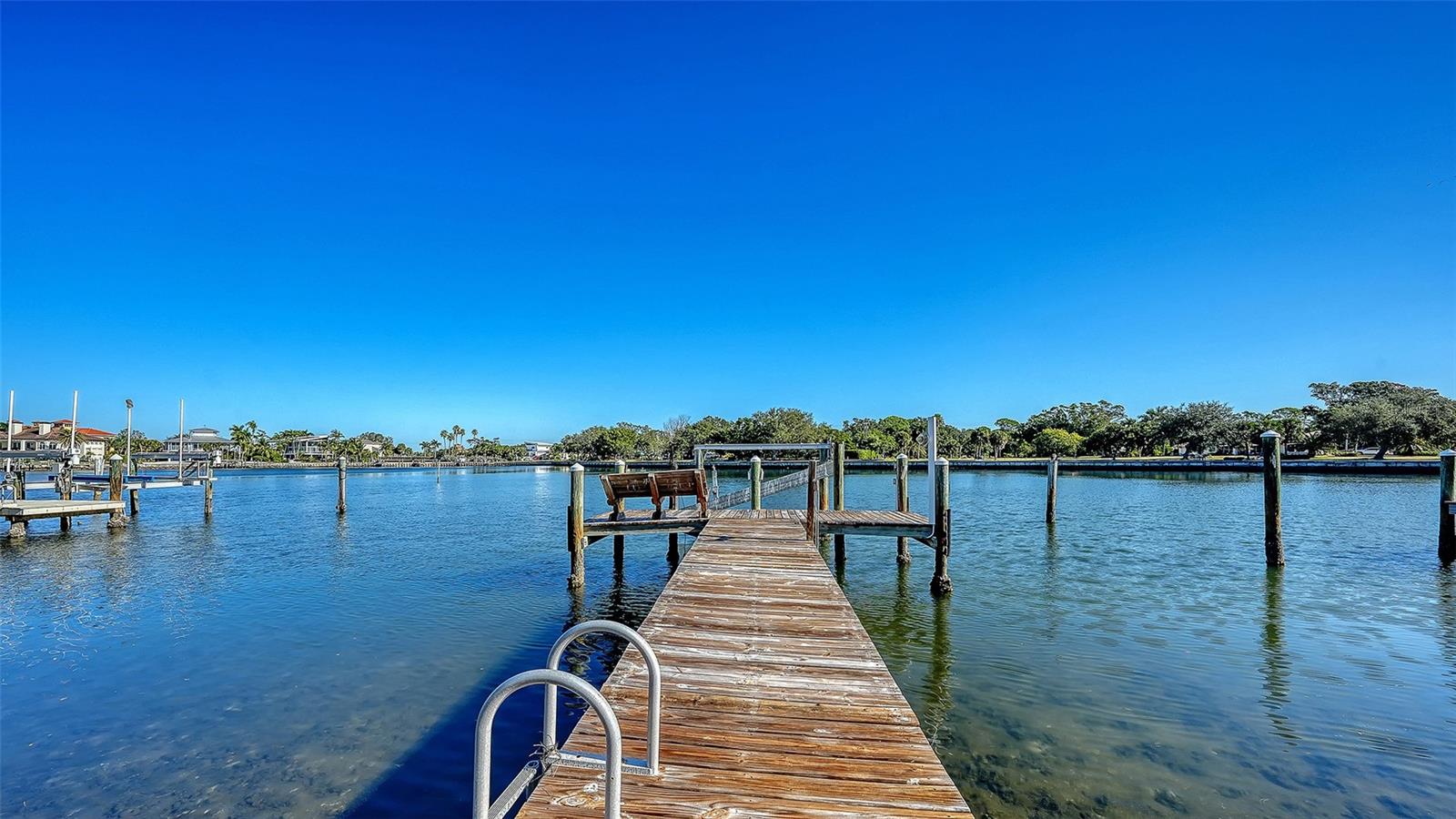 355 S SHORE DR, SARASOTA, FL — photo 8