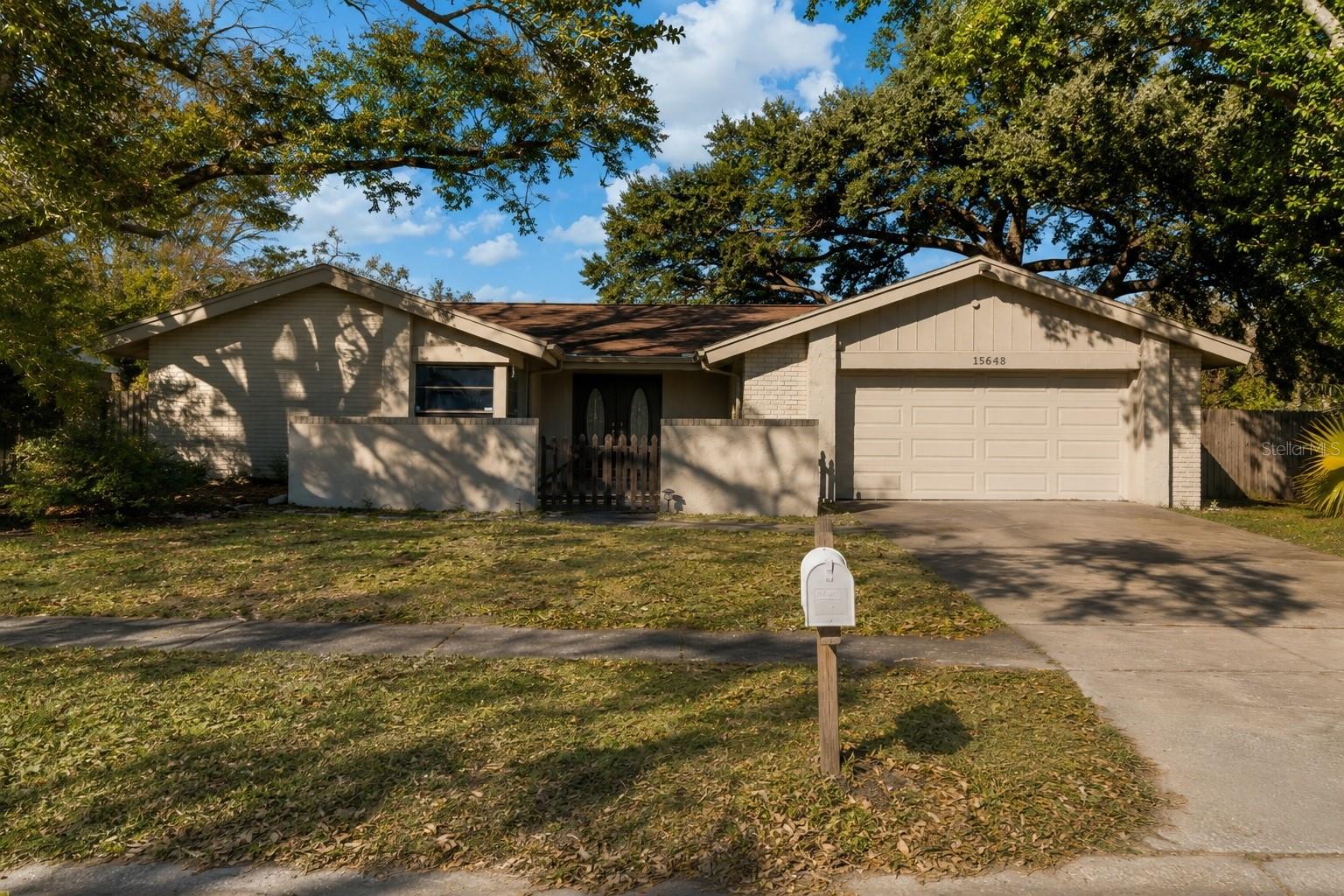 15648 BEAR CREEK DR, TAMPA, FL
