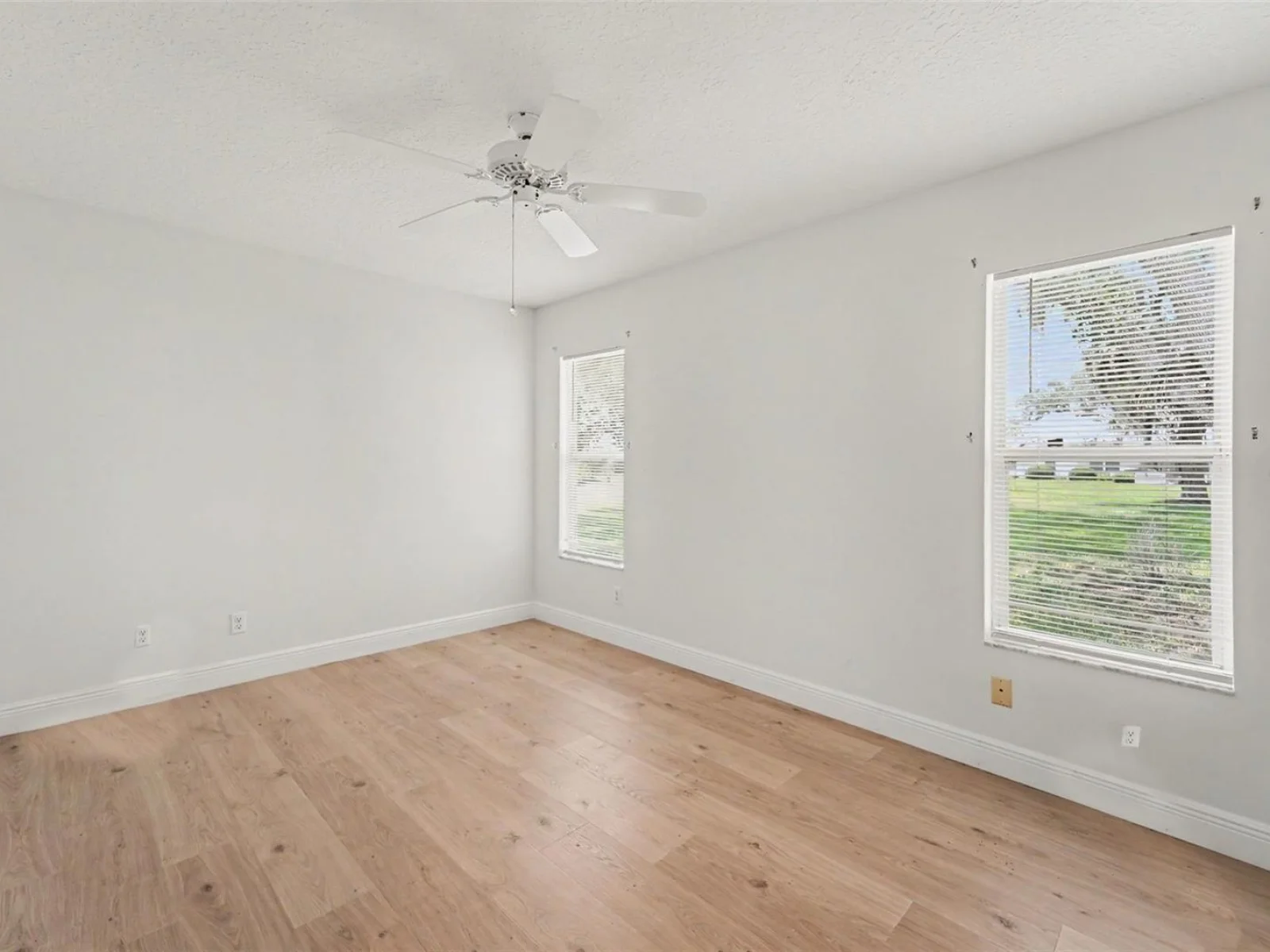 26166 NEWCOMBE CIR, LEESBURG, FL — photo 15