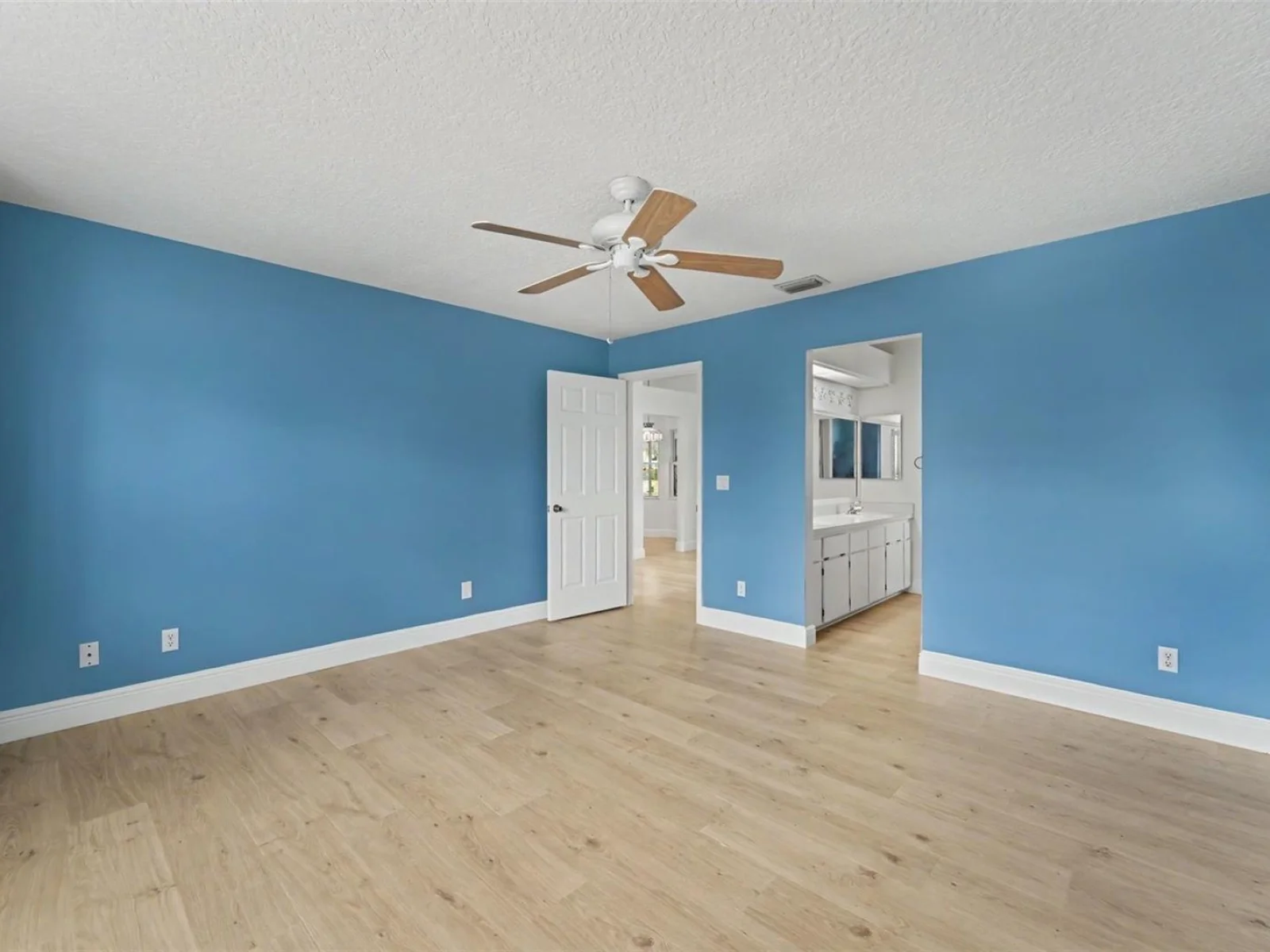 26166 NEWCOMBE CIR, LEESBURG, FL — photo 18