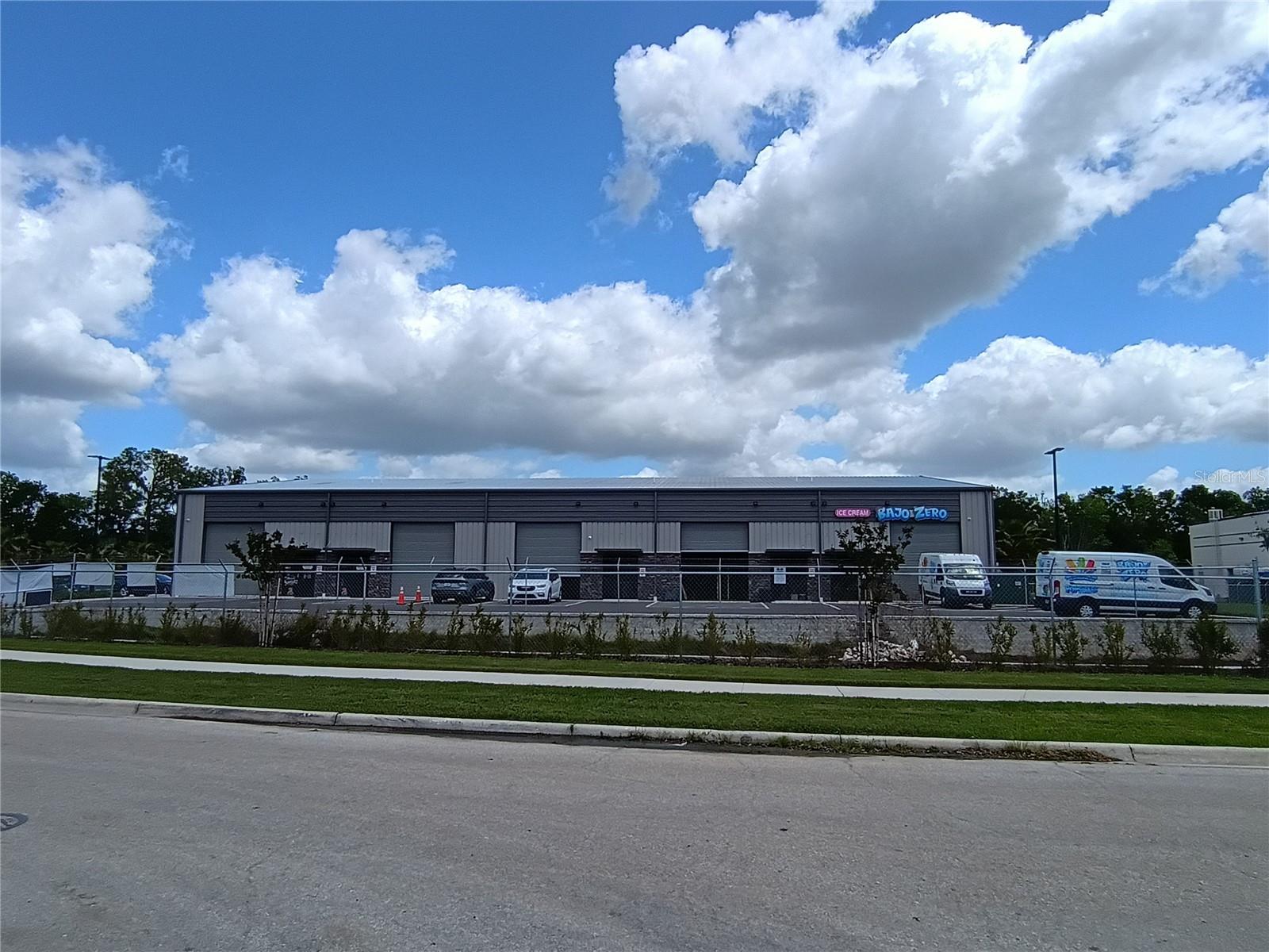 1800 CORPORATE CENTER LN, PLANT CITY, FL