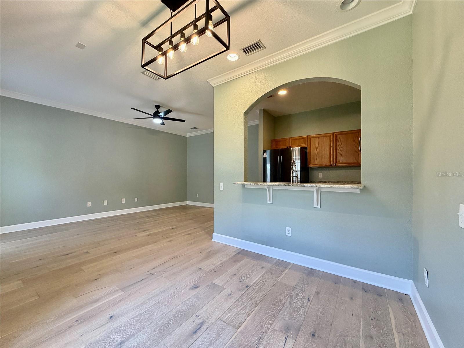 526 101ST AVE N, ST PETERSBURG, FL — photo 9
