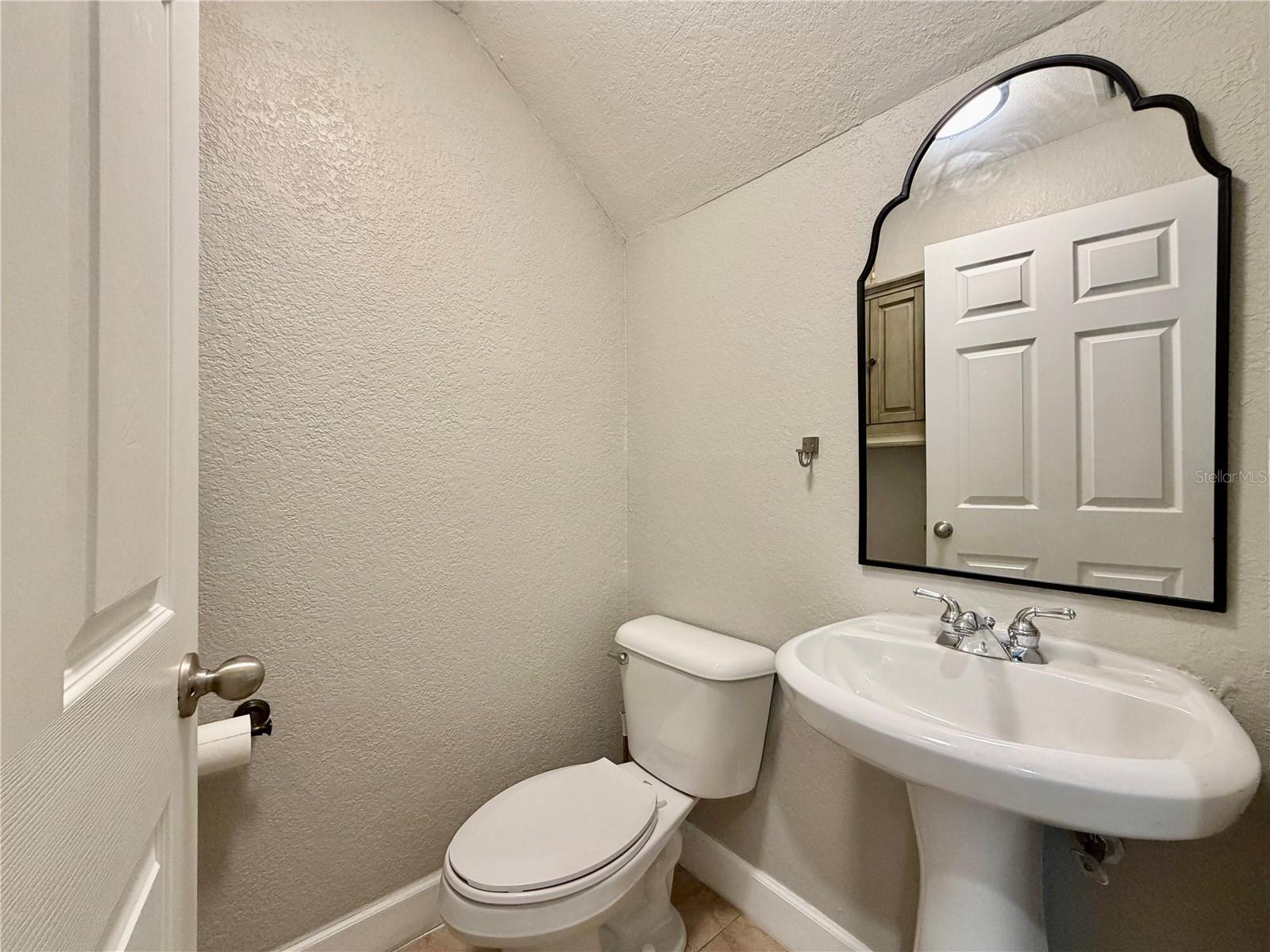 526 101ST AVE N, ST PETERSBURG, FL — photo 10