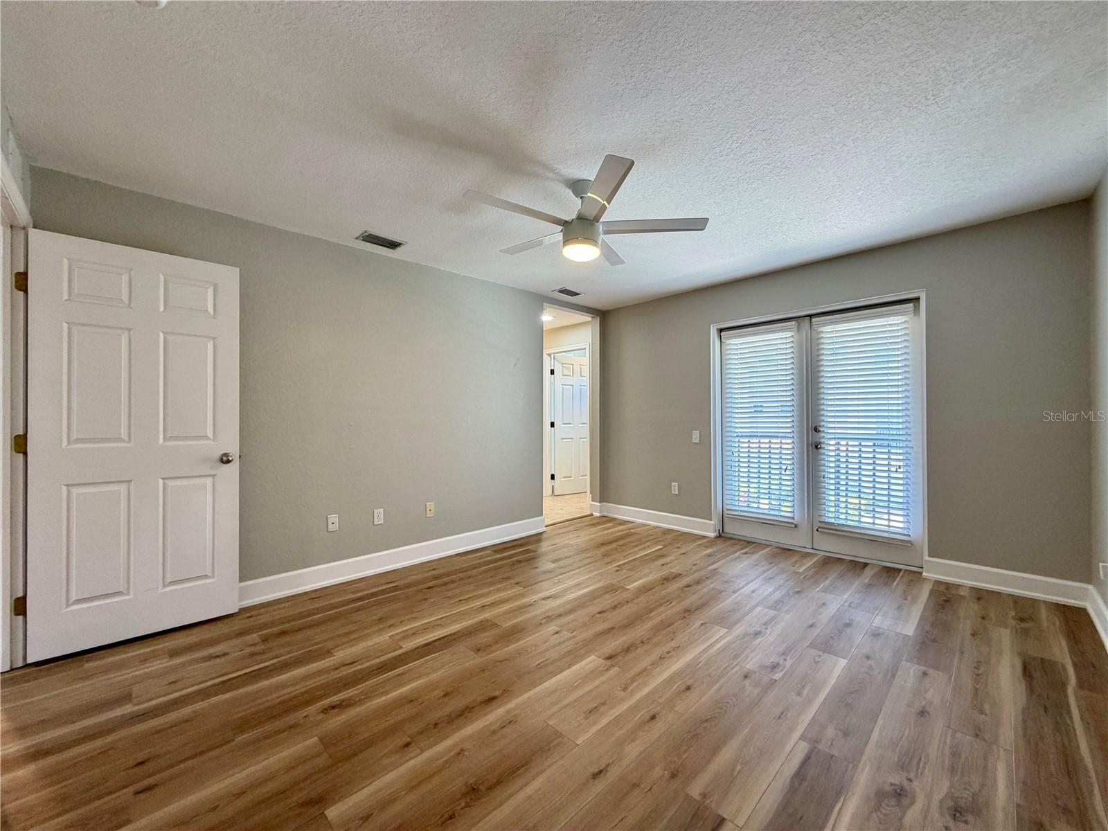 526 101ST AVE N, ST PETERSBURG, FL — photo 18