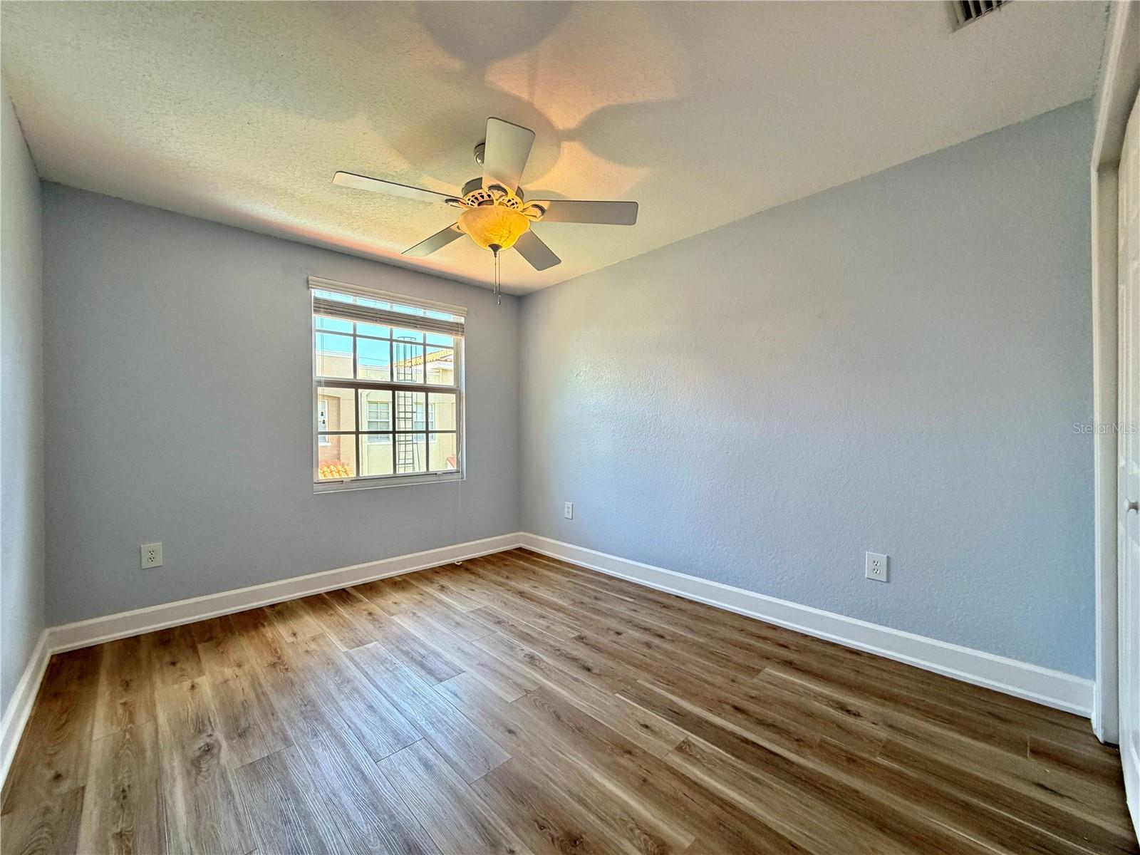 526 101ST AVE N, ST PETERSBURG, FL — photo 23