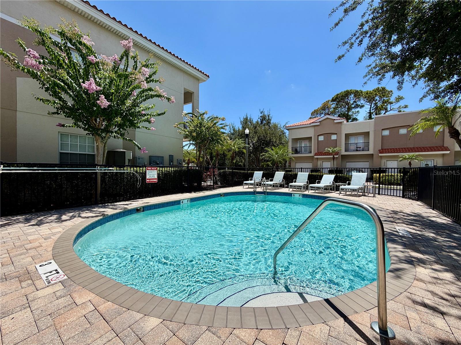 526 101ST AVE N, ST PETERSBURG, FL — photo 36
