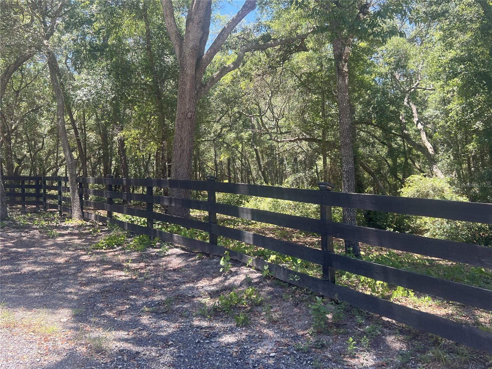 1425 RENBAR RD, DE LEON SPRINGS, FL
