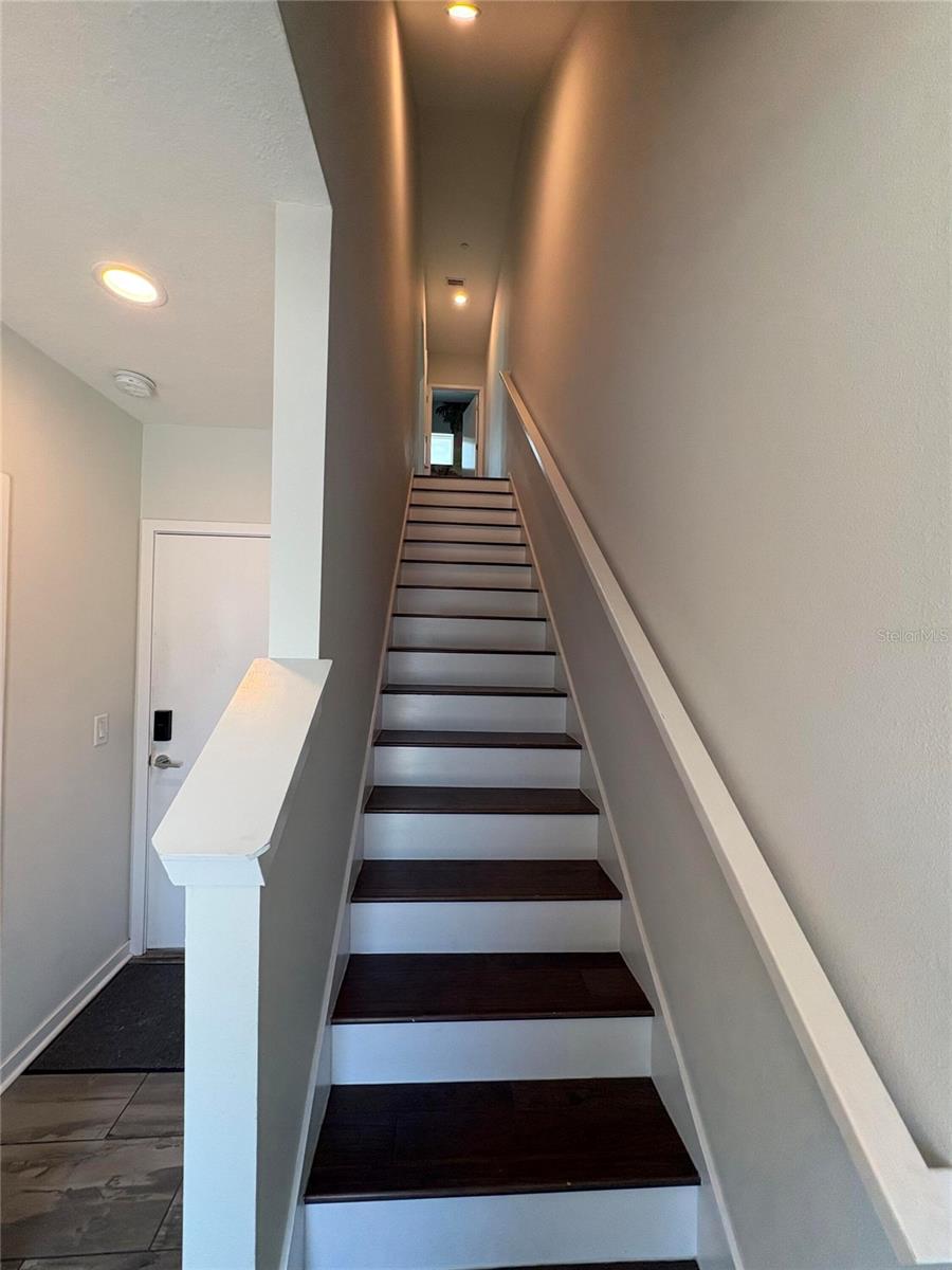 343 8TH ST N, ST PETERSBURG, FL — photo 3