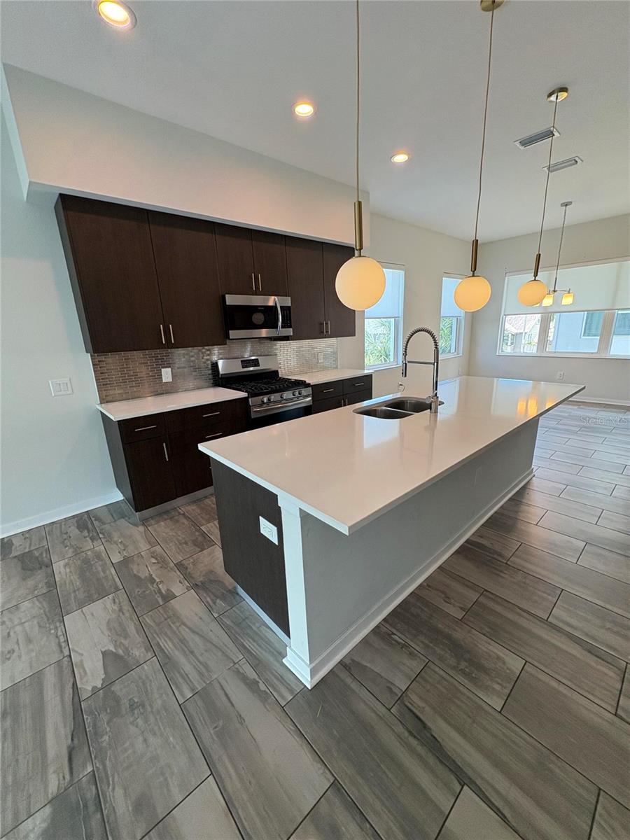 343 8TH ST N, ST PETERSBURG, FL — photo 11