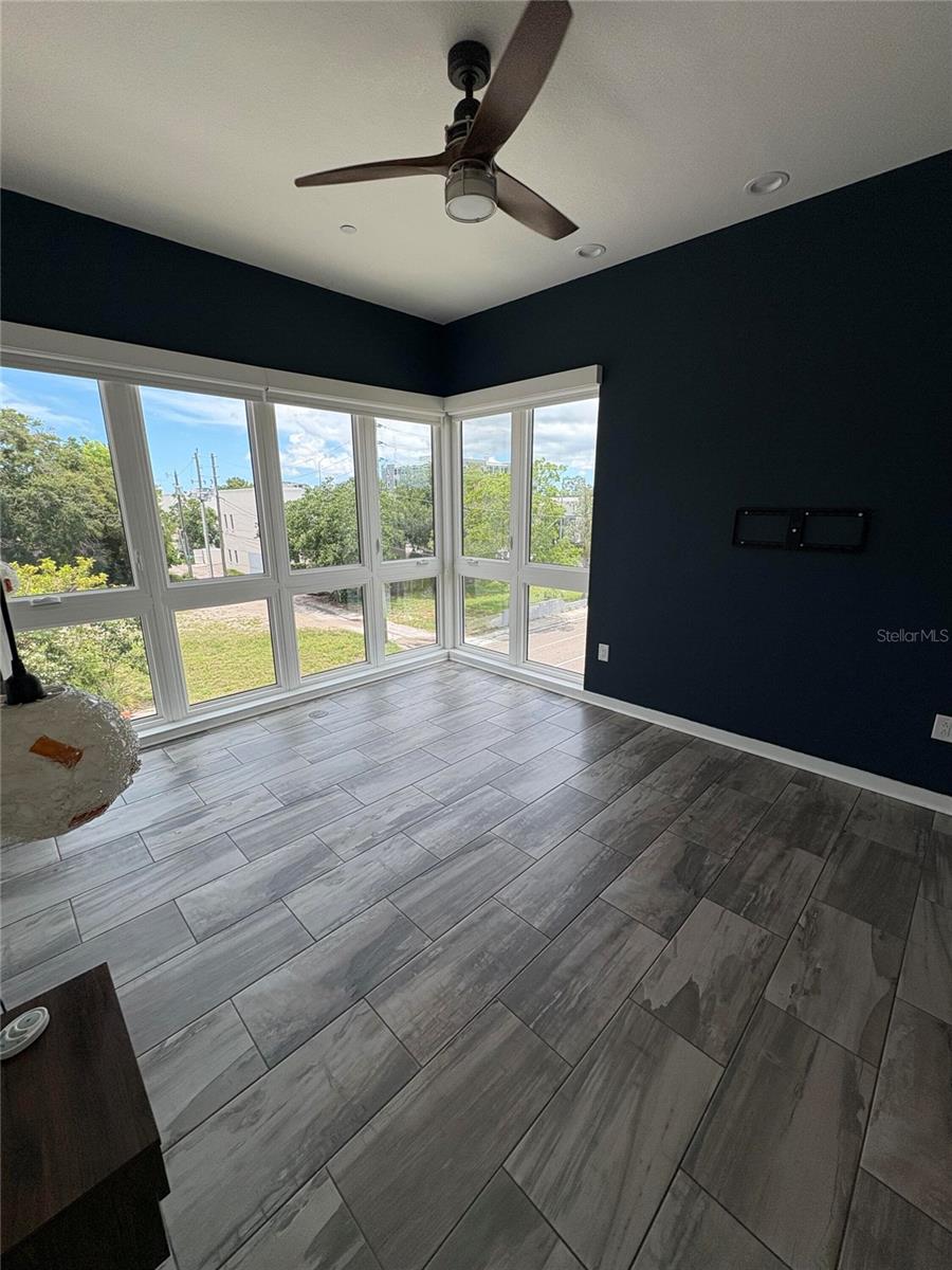 343 8TH ST N, ST PETERSBURG, FL — photo 15