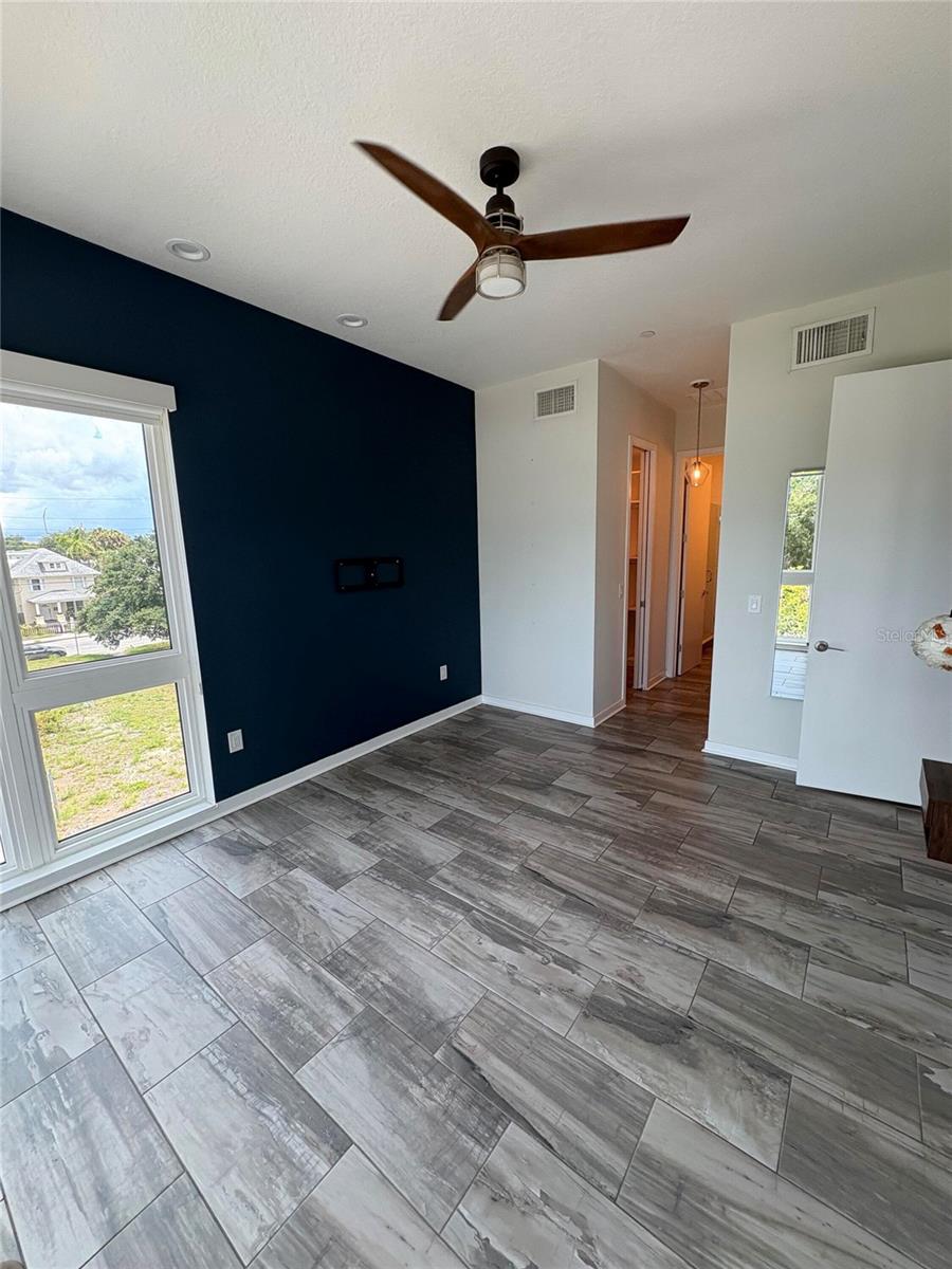 343 8TH ST N, ST PETERSBURG, FL — photo 16