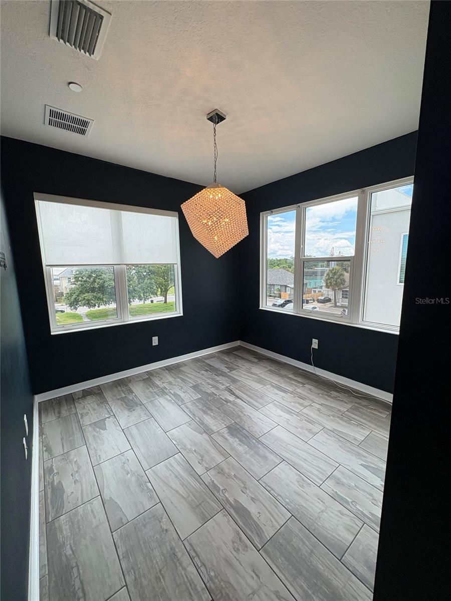 343 8TH ST N, ST PETERSBURG, FL — photo 23