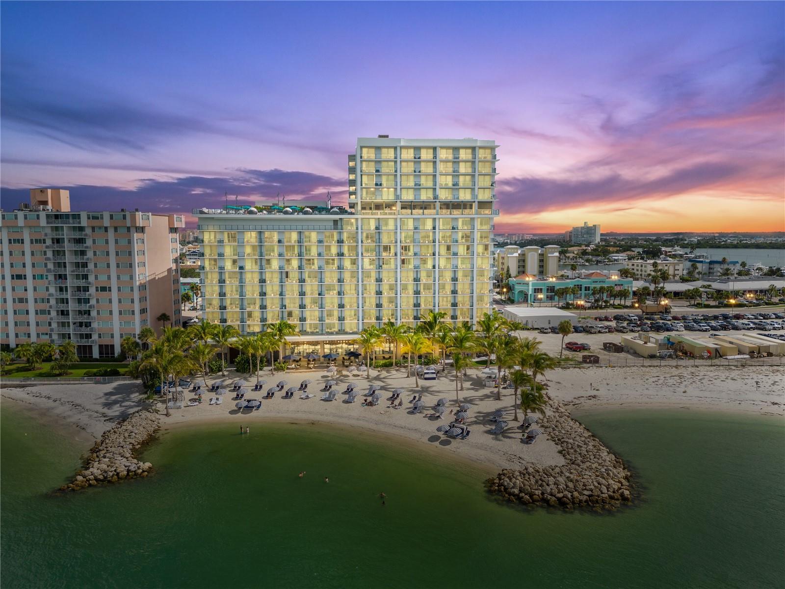 691 S GULFVIEW BLVD #1211, CLEARWATER BEACH, FL