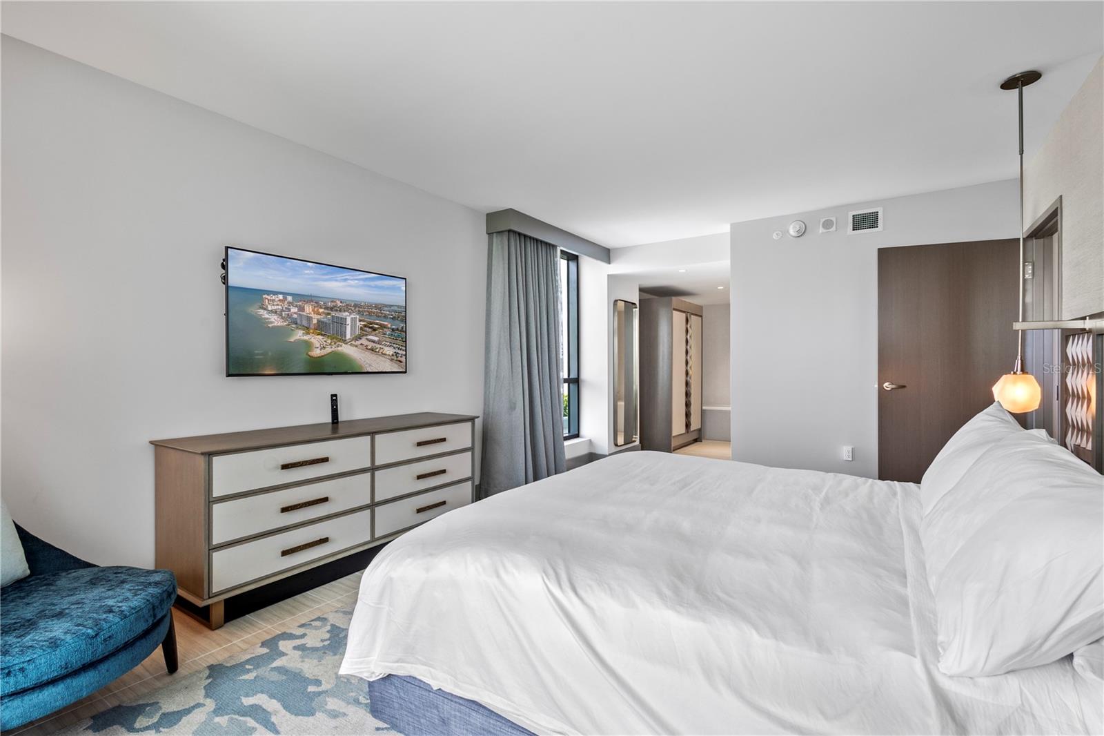 691 S GULFVIEW BLVD #1211, CLEARWATER BEACH, FL — photo 17