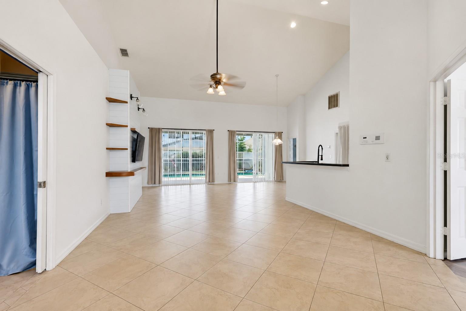 540 HOLLINGSHEAD LOOP, DAVENPORT, FL — photo 5